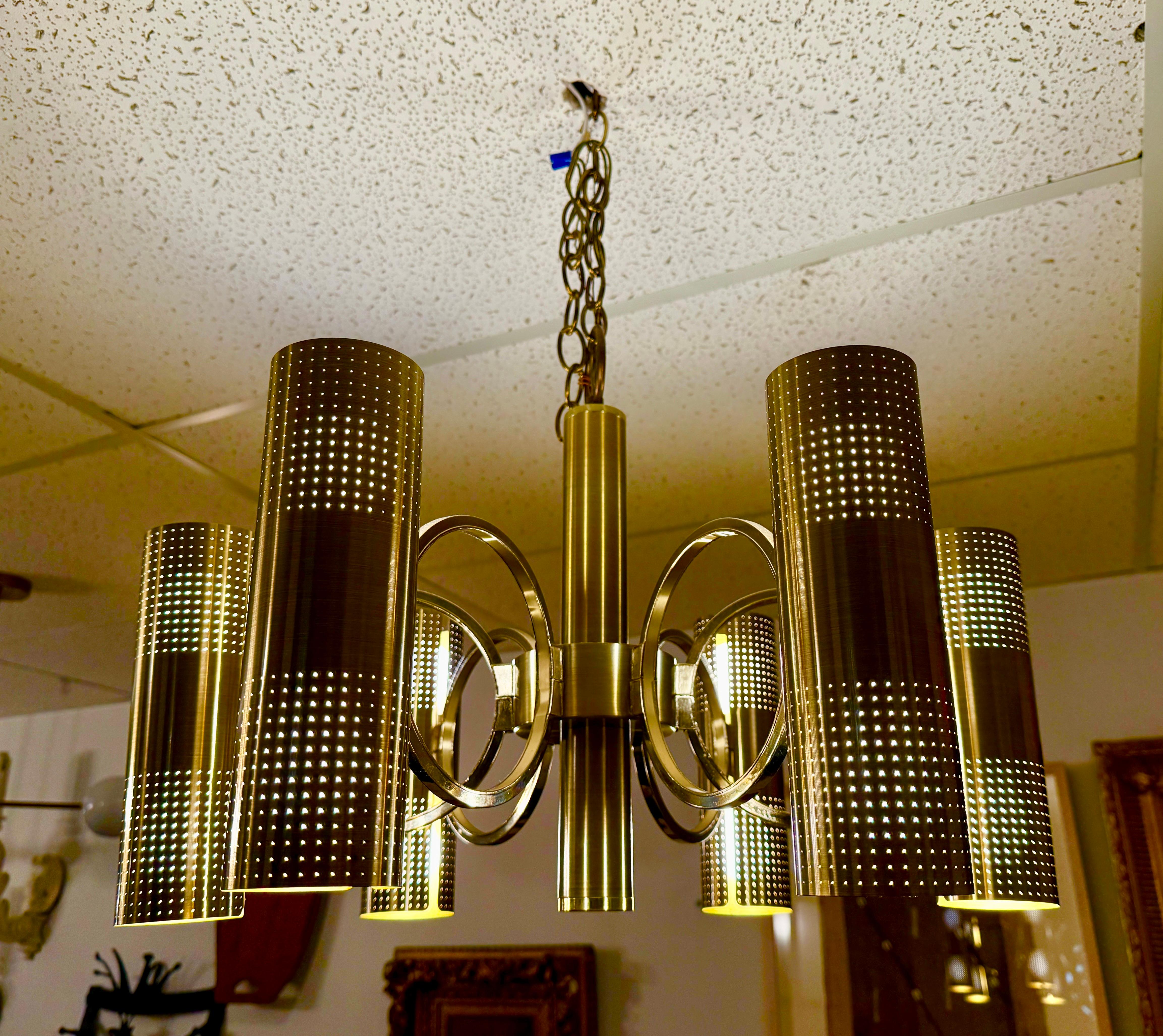 Sciolari Perforated Brass 12-Light Chandelier Bon état - En vente à North Miami, FL