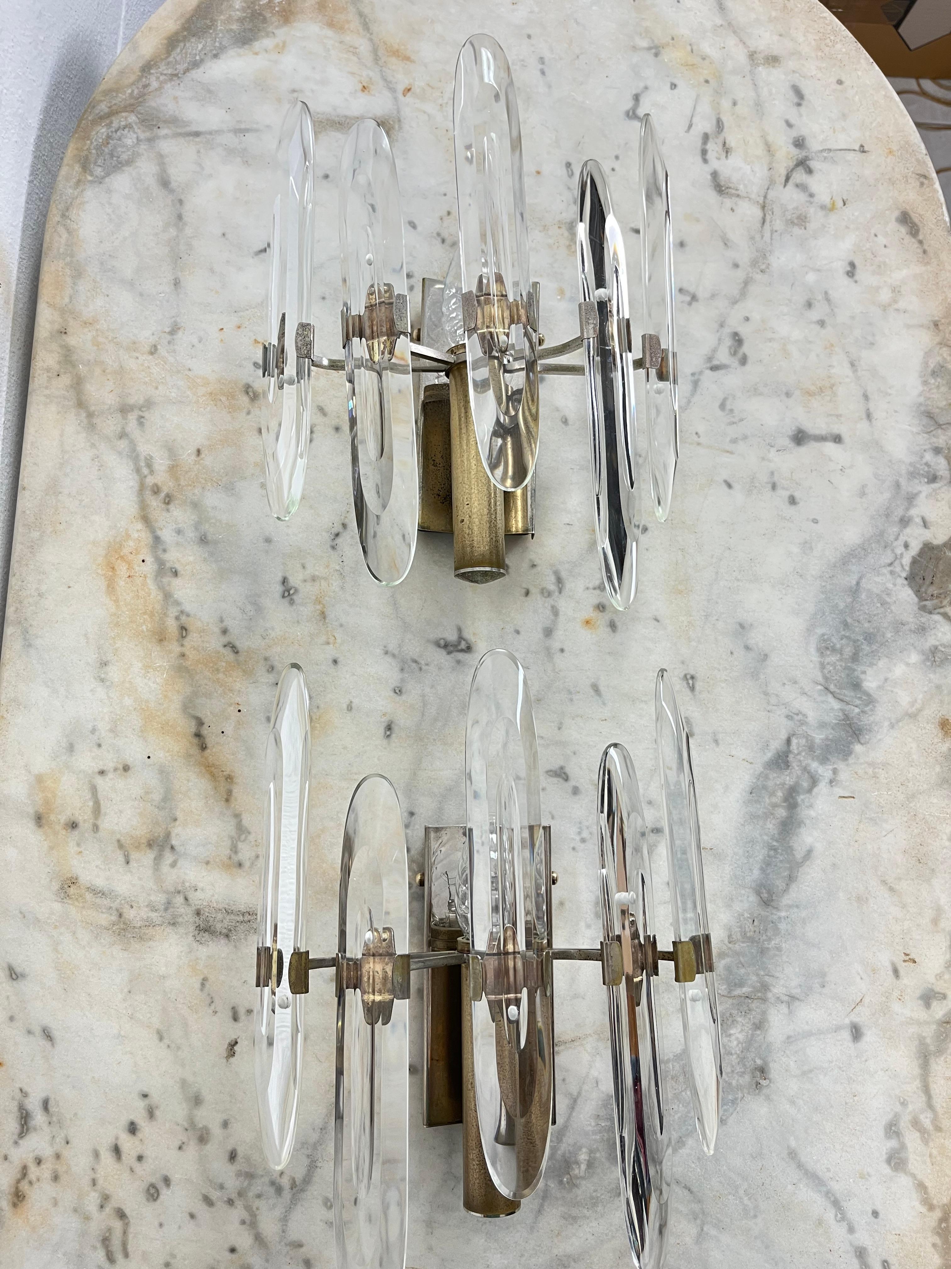Sciolari, Set di 2 lampade da parete in vetro di Murano e ottone del metà del secolo scorso, anni '60 in vendita 1