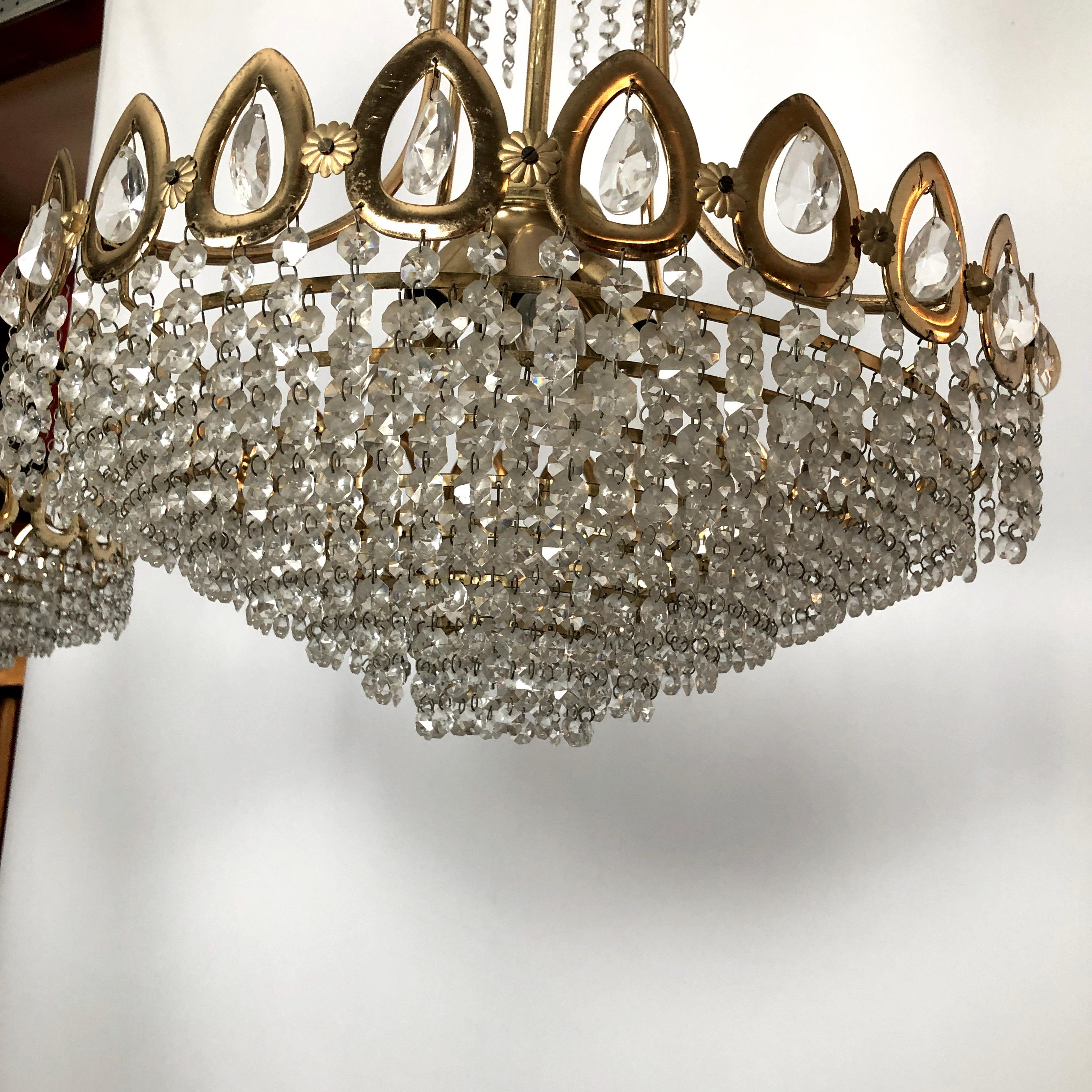 Sciolari, Set of Two Gild and Crystal Chandeliers from 70s For Sale 8