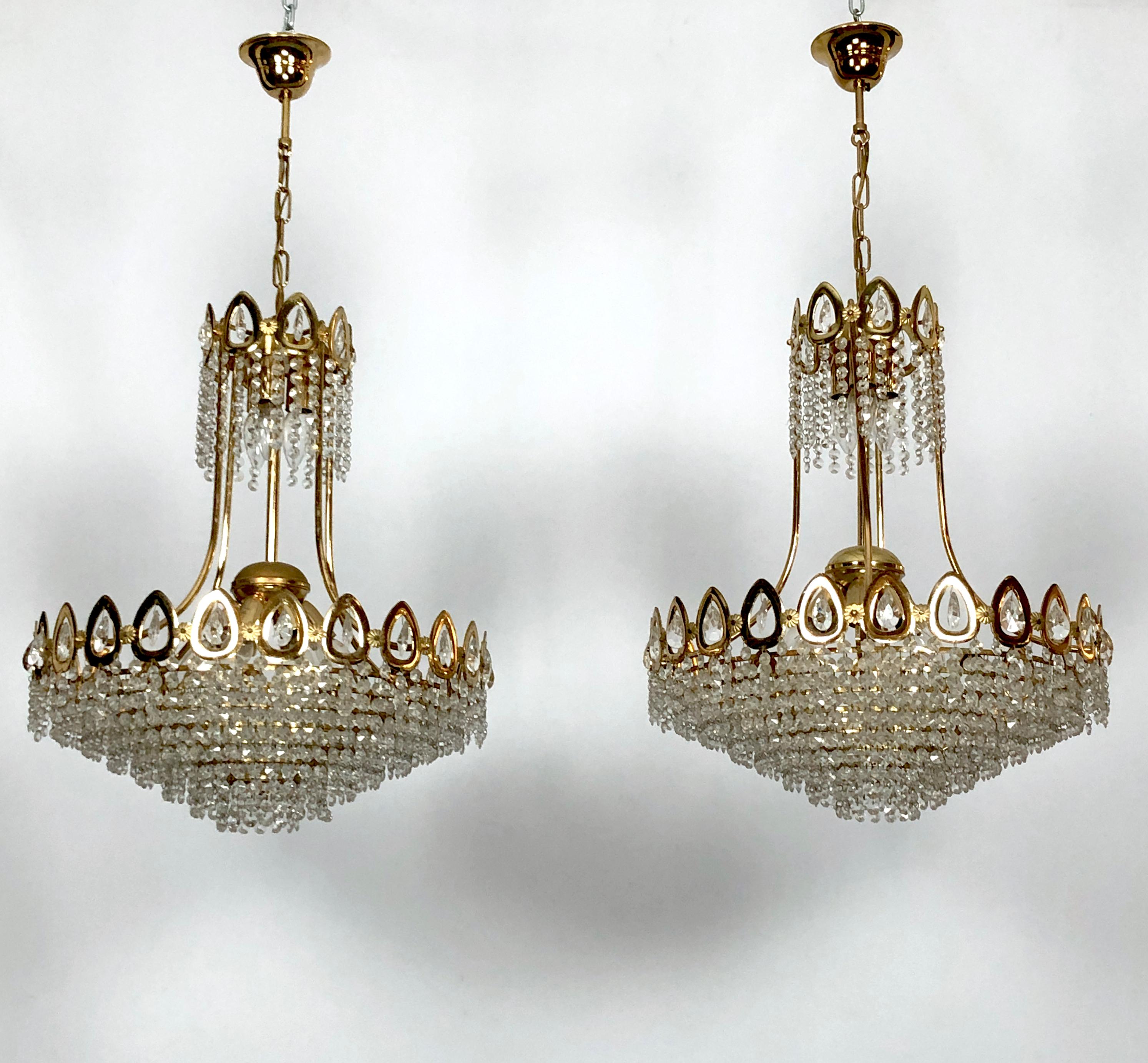 Mid-Century Modern Sciolari, Set of Two Gild and Crystal Chandeliers from 70s For Sale