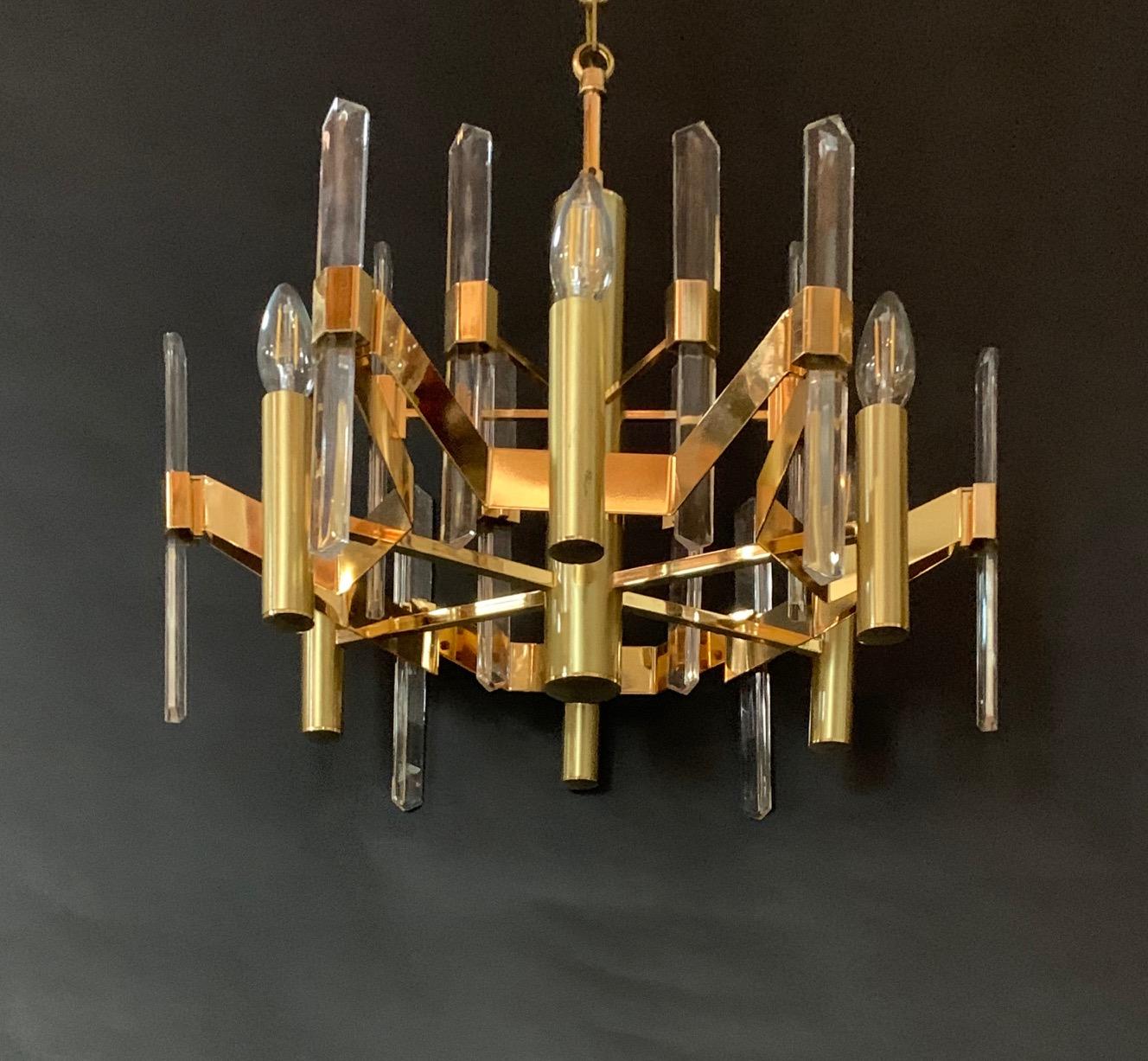 Italian Sciolari Six-Light Gold-Plated Brass and Crystal Glass Chandelier For Sale