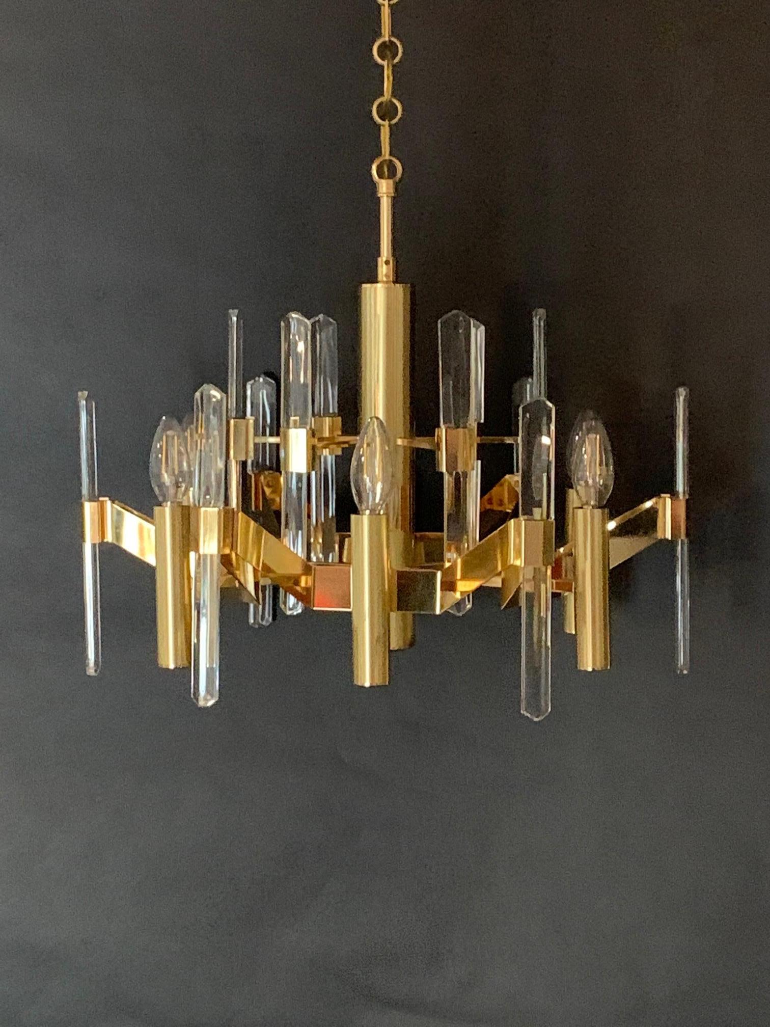Sciolari Six-Light Gold-Plated Brass and Crystal Glass Chandelier In Good Condition For Sale In Los Angeles, CA