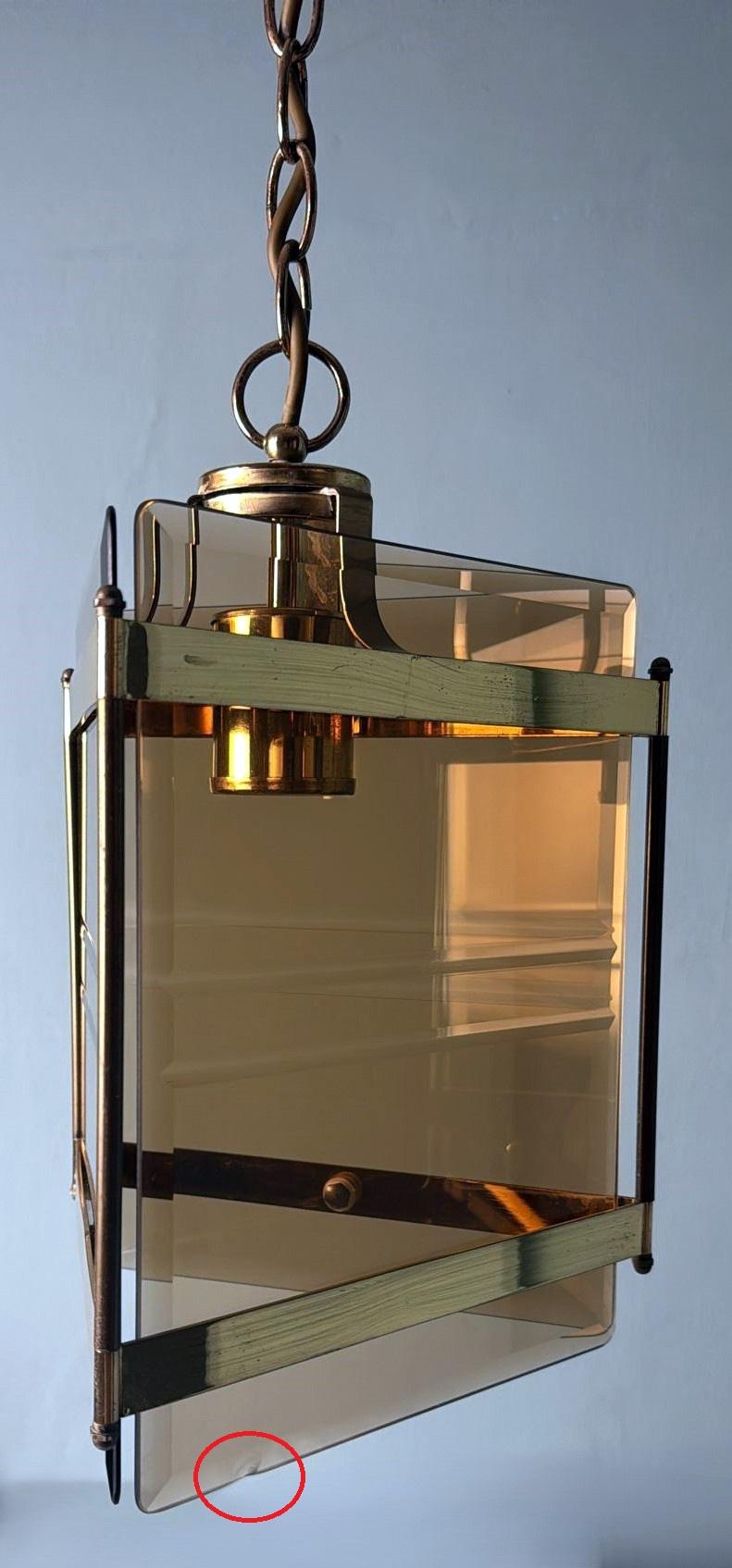 Sciolari Stile Italian modernist brass chandelier with smoked ground glass In Good Condition For Sale In Prato, Tuscany