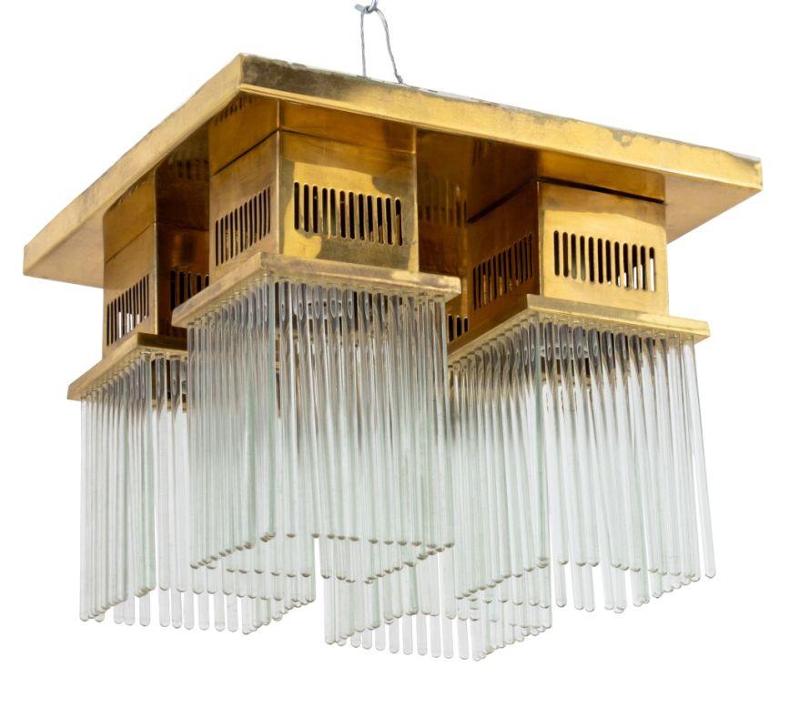 Lampada a sospensione a stelo in ottone e vetro in stile Sciolari In condizioni buone in vendita a Astoria, NY