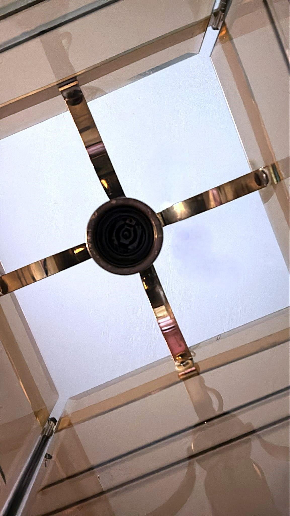 Sciolari Style Italian Modernist Brass Chandelier With Beveled Smoked Glass For Sale 13