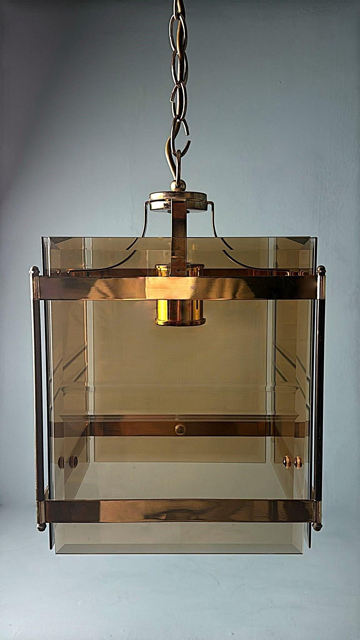 Sciolari Style Italian Modernist Brass Chandelier With Beveled Smoked Glass For Sale 2