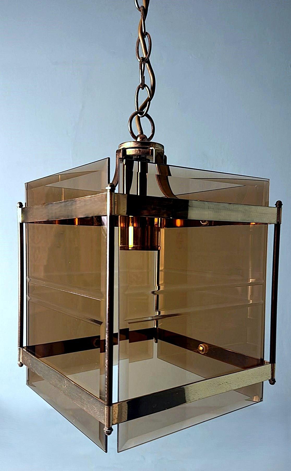 Sciolari Style Italian Modernist Brass Chandelier With Beveled Smoked Glass For Sale 3
