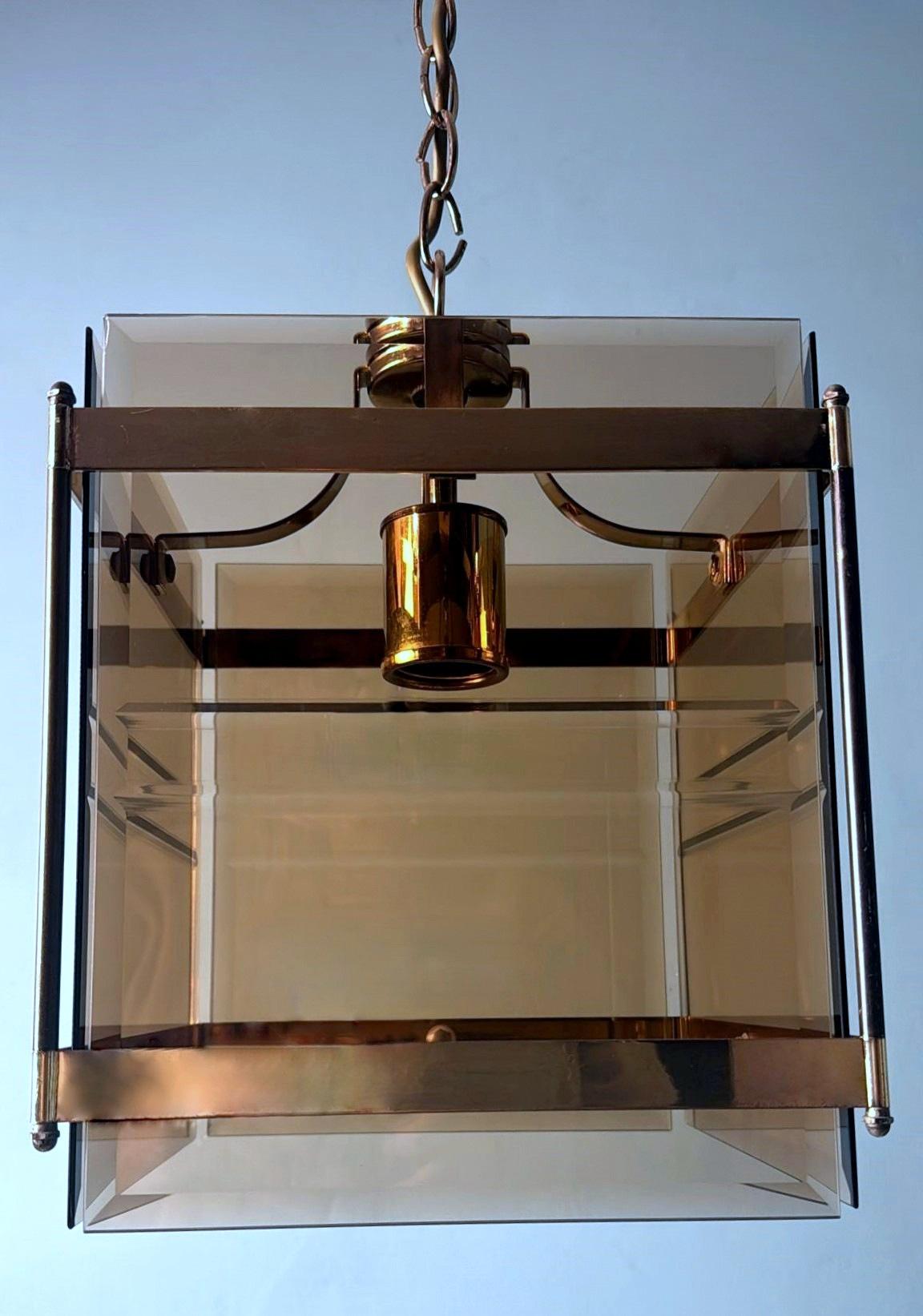Sciolari Style Italian Modernist Brass Chandelier With Beveled Smoked Glass For Sale 4