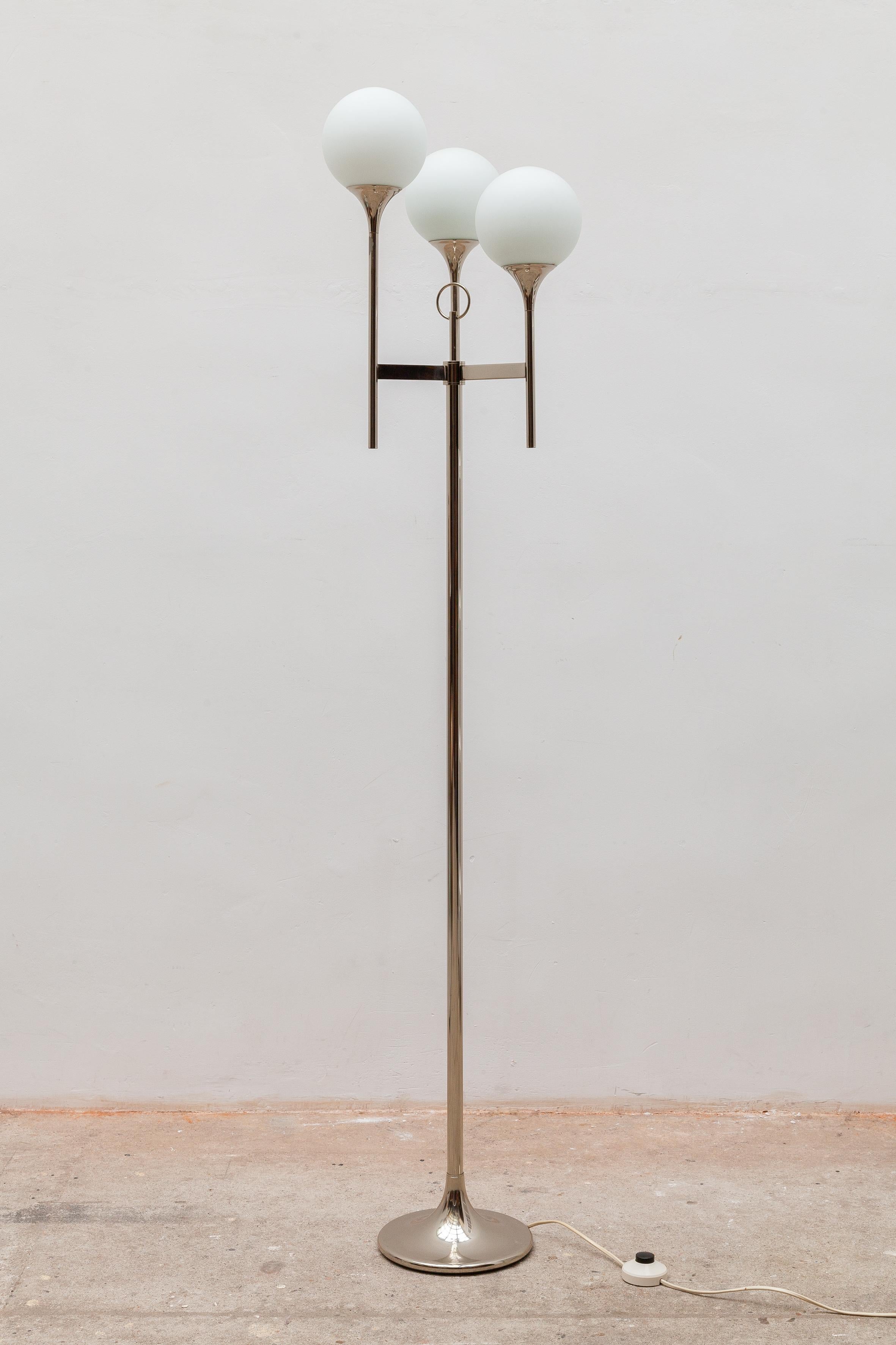 Opaline Glass Sciolari Trumpet Three Opal Globes Floor-lamp, 1970s, Italy