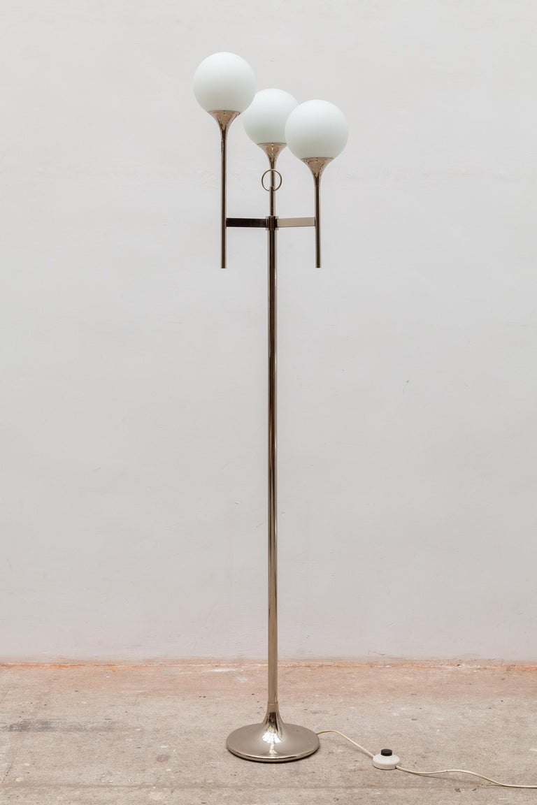 Opaline Glass Sciolari Trumpet Three Opal Globes Floor-lamp, 1970s, Italy For Sale
