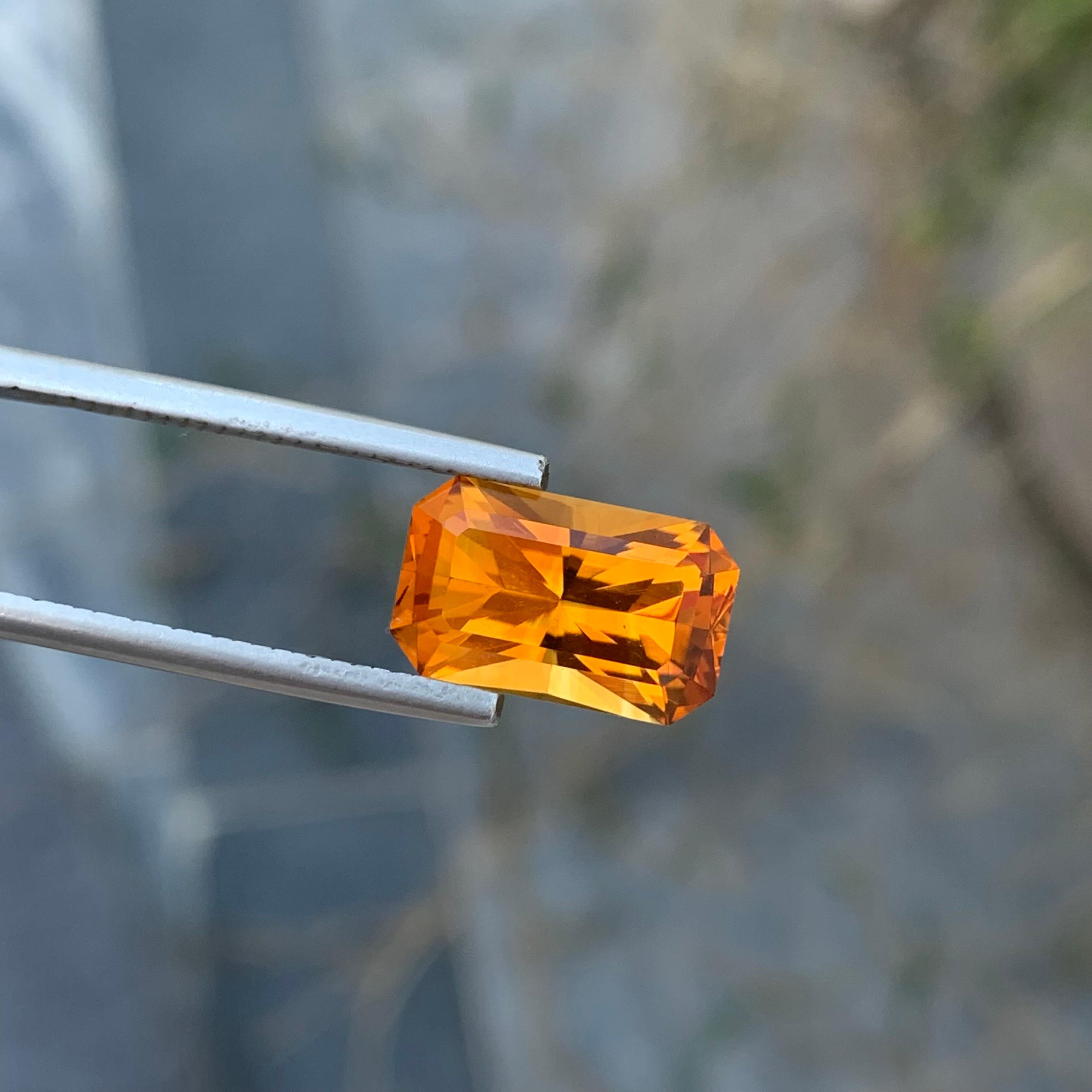 Women's or Men's Scissor Cut 4.25 Carats Natural Loose Orange Madeira Mandarin Citrine Ring Gem For Sale