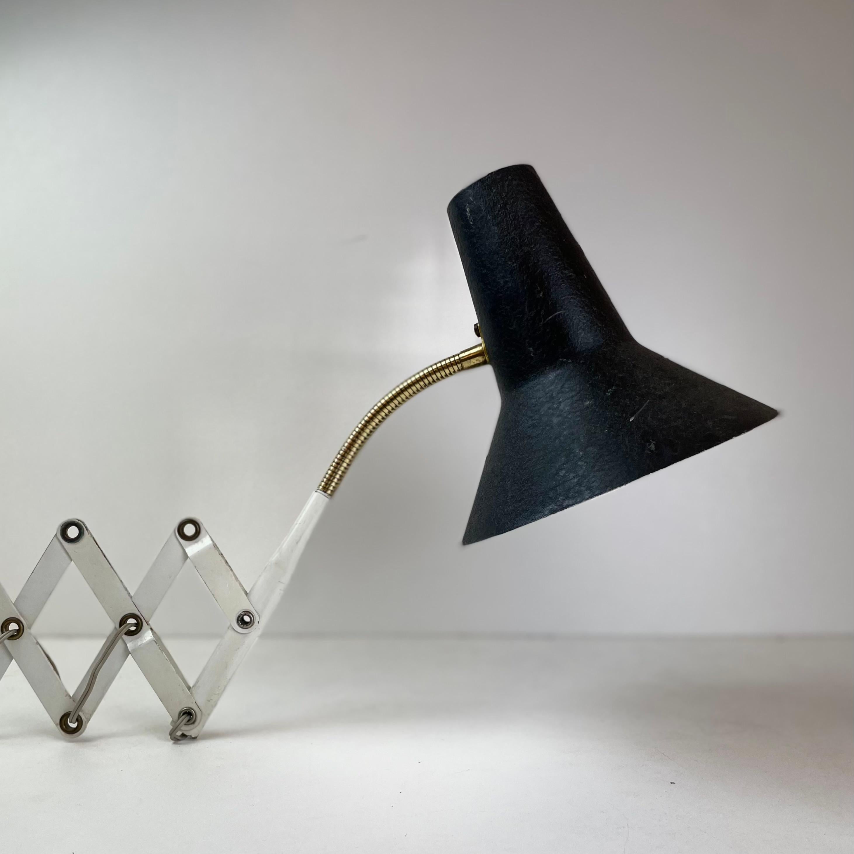 Lámpara de pared de tijera att. a Hala Zeist, años 60 en venta 4