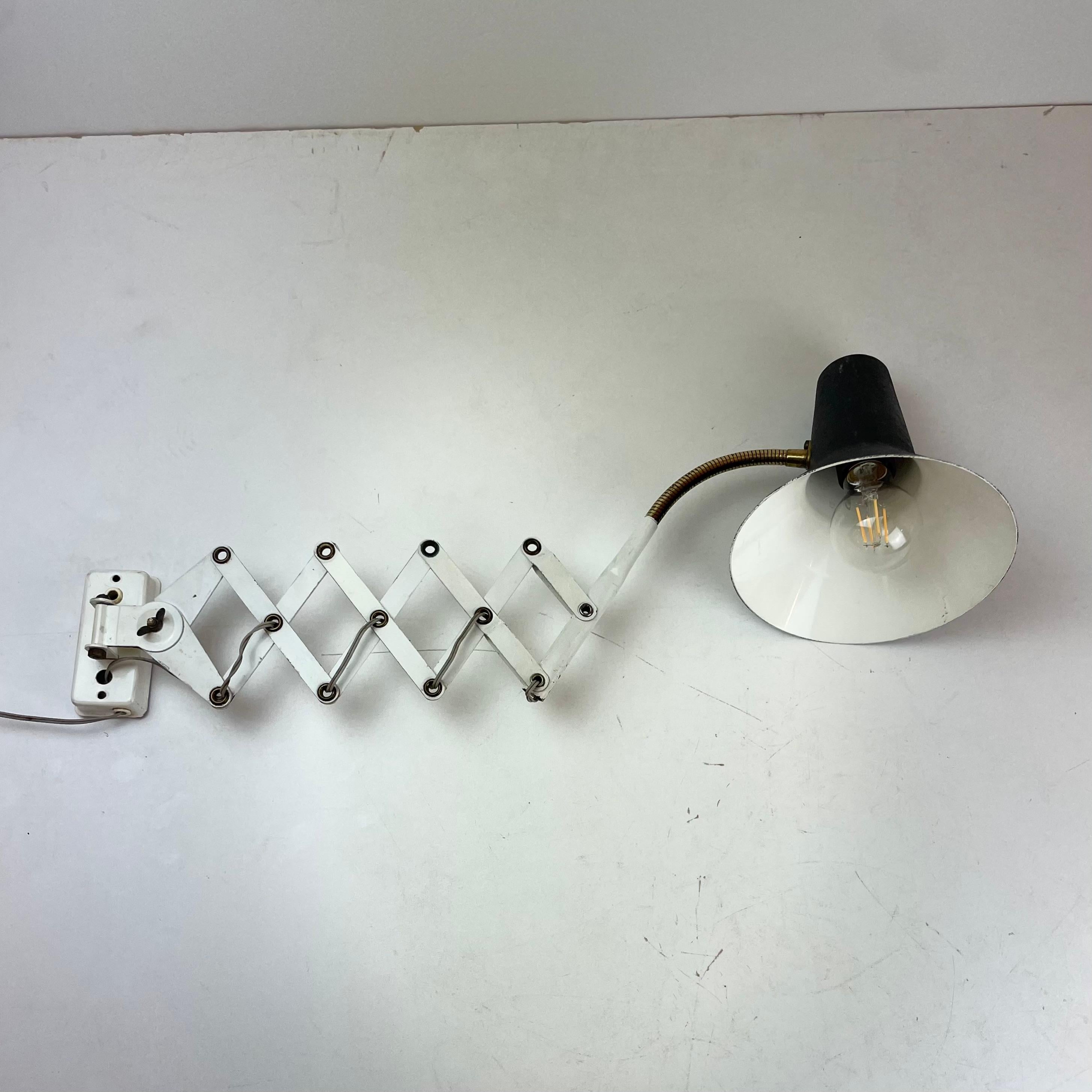 Lámpara de pared de tijera att. a Hala Zeist, años 60 en venta 7