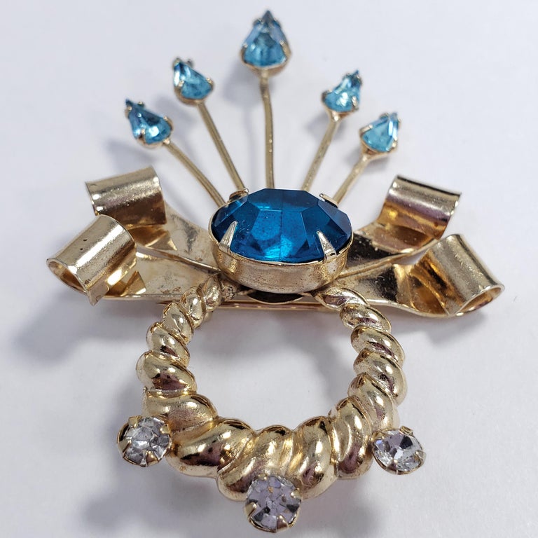Scitarelli Flower and Bow Blue and White Crystal Pin Brooch Pendant, 1950s In Good Condition For Sale In Milford, DE