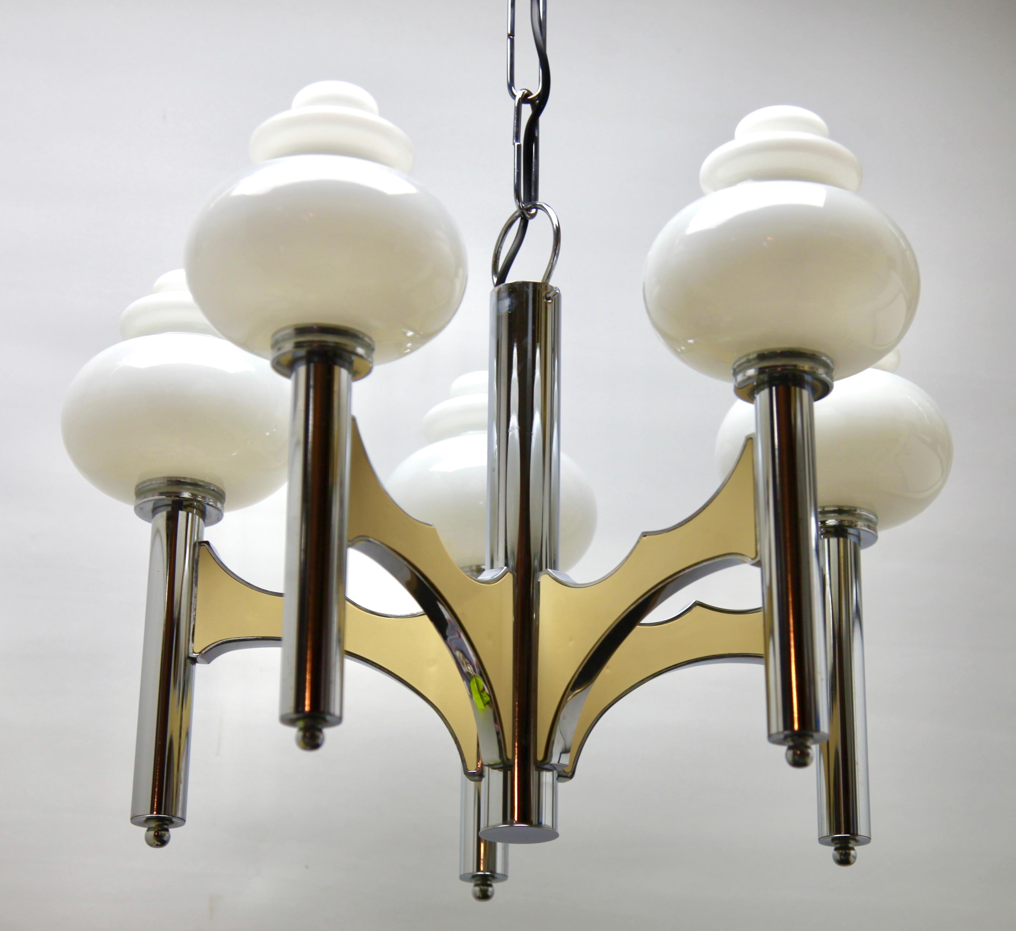 Mid-Century Modern Scolari Five, Arms Chrome and Fife Withe Opaline Glass Globes Chandelier For Sale