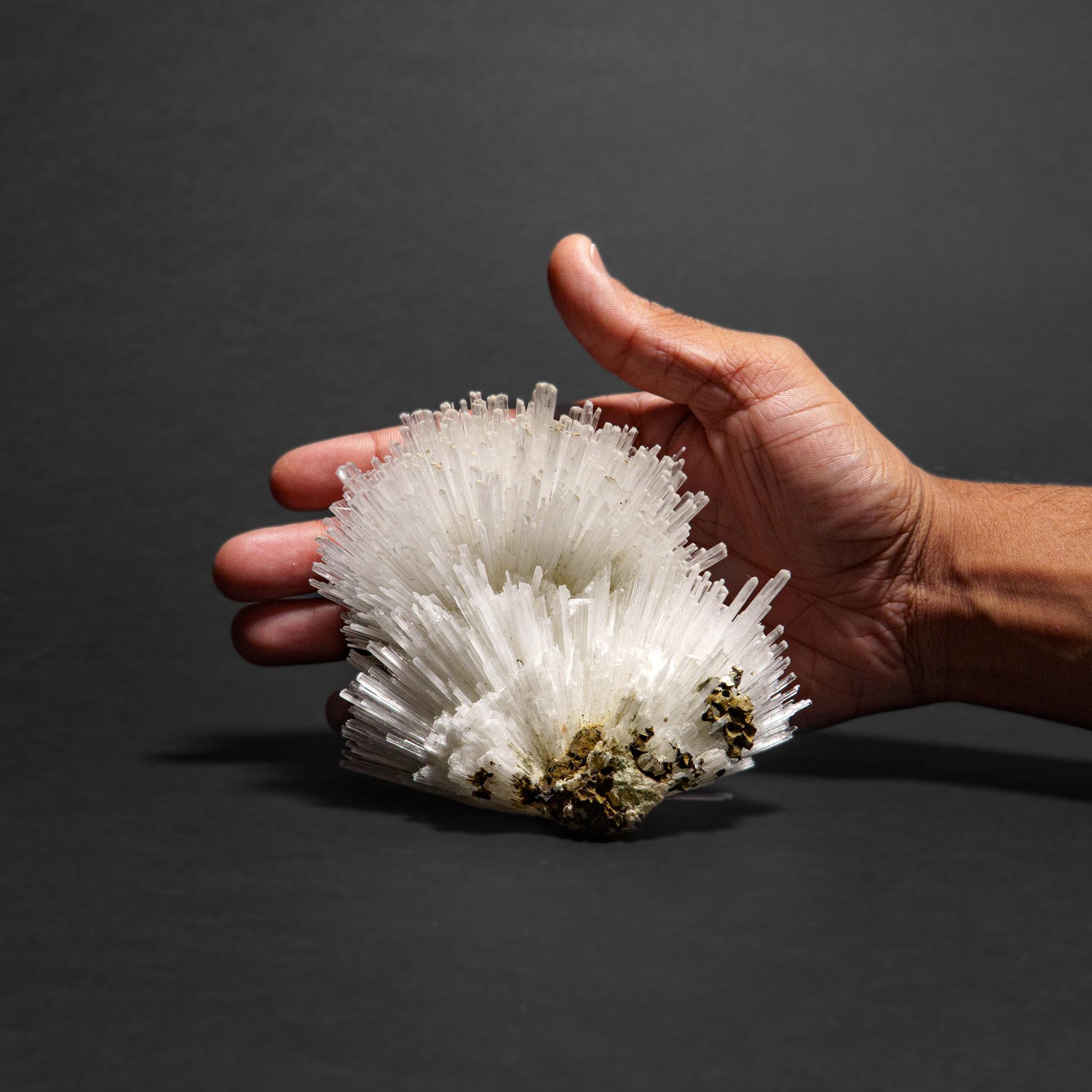 XXI secolo e contemporaneo Scolecite dal distretto di Nasik, Maharashtra, India (427,8 grammi) in vendita