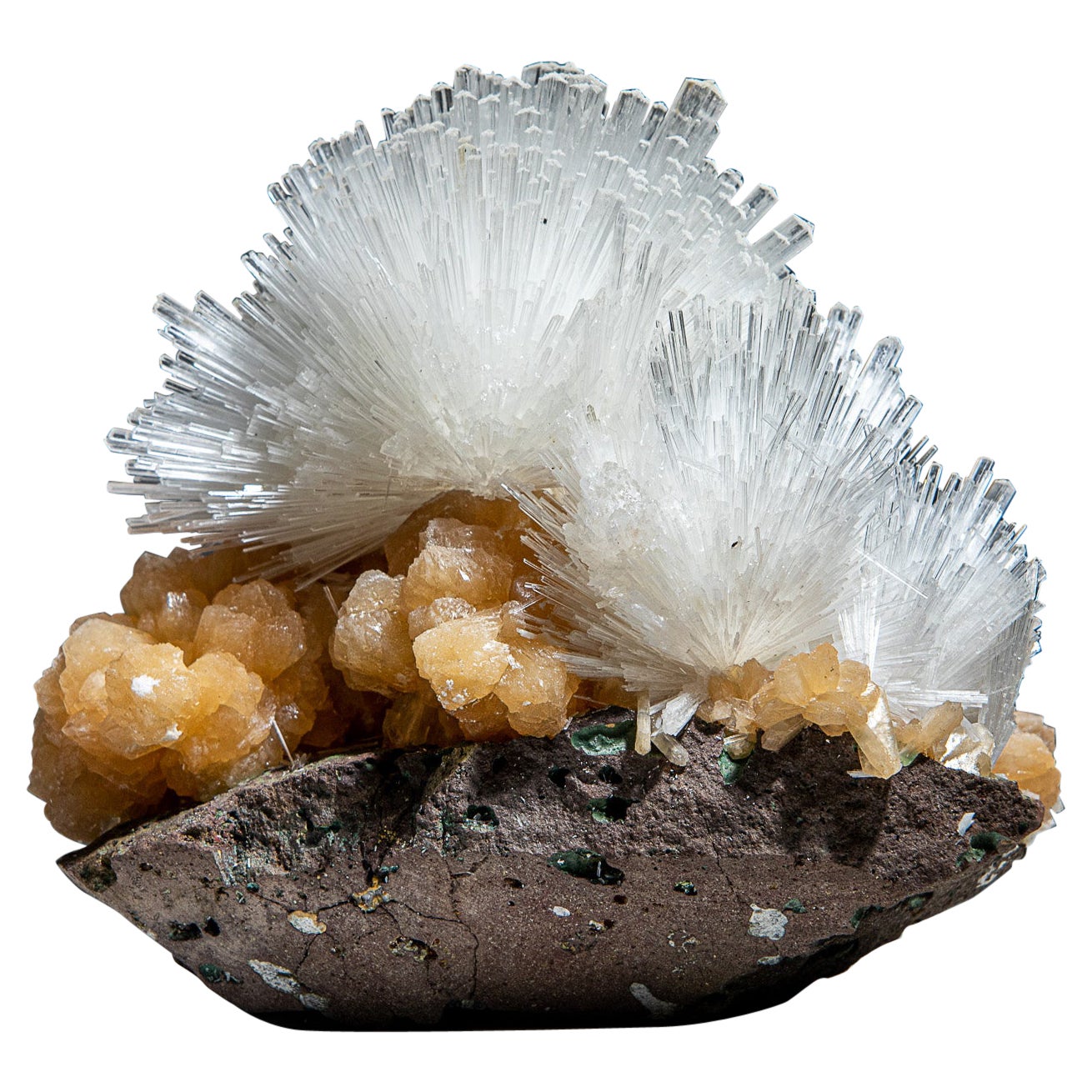Scolecite su Stilbite dal distretto di Nasik, Maharashtra, India