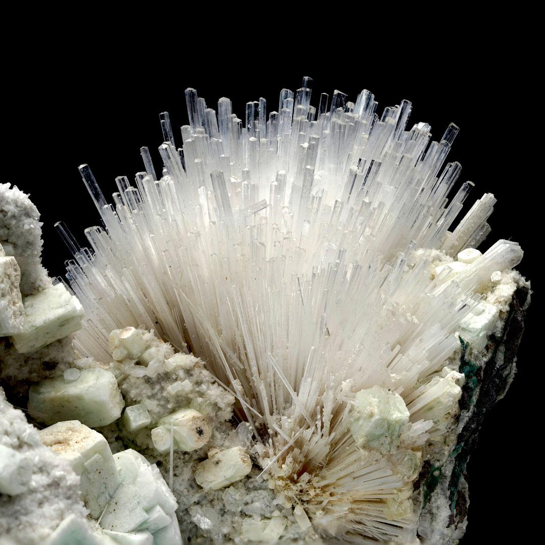 XXI secolo e contemporaneo Scolecite con apofillite verde - 3,52 lb in vendita