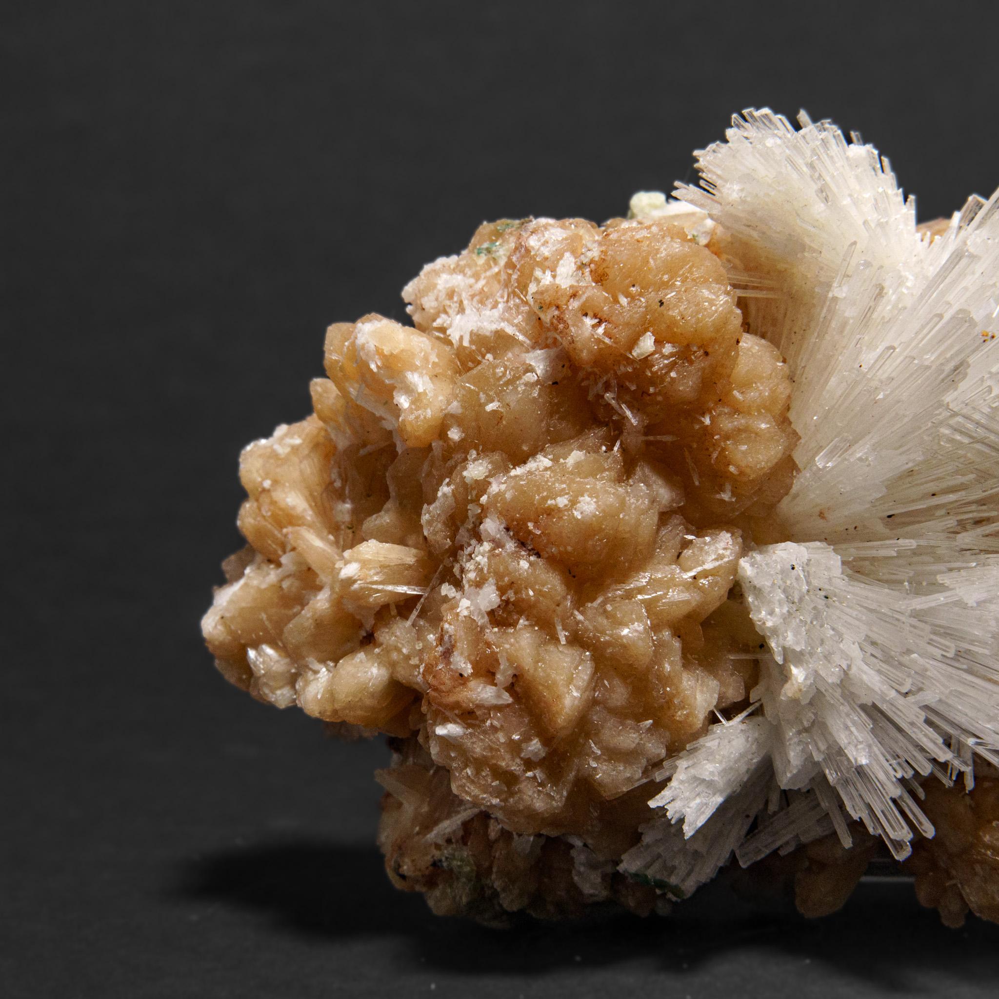XXIe siècle et contemporain Scolecite avec piqûre de cravate du district de Nasik, Maharashtra, Inde (1.35 kg) en vente