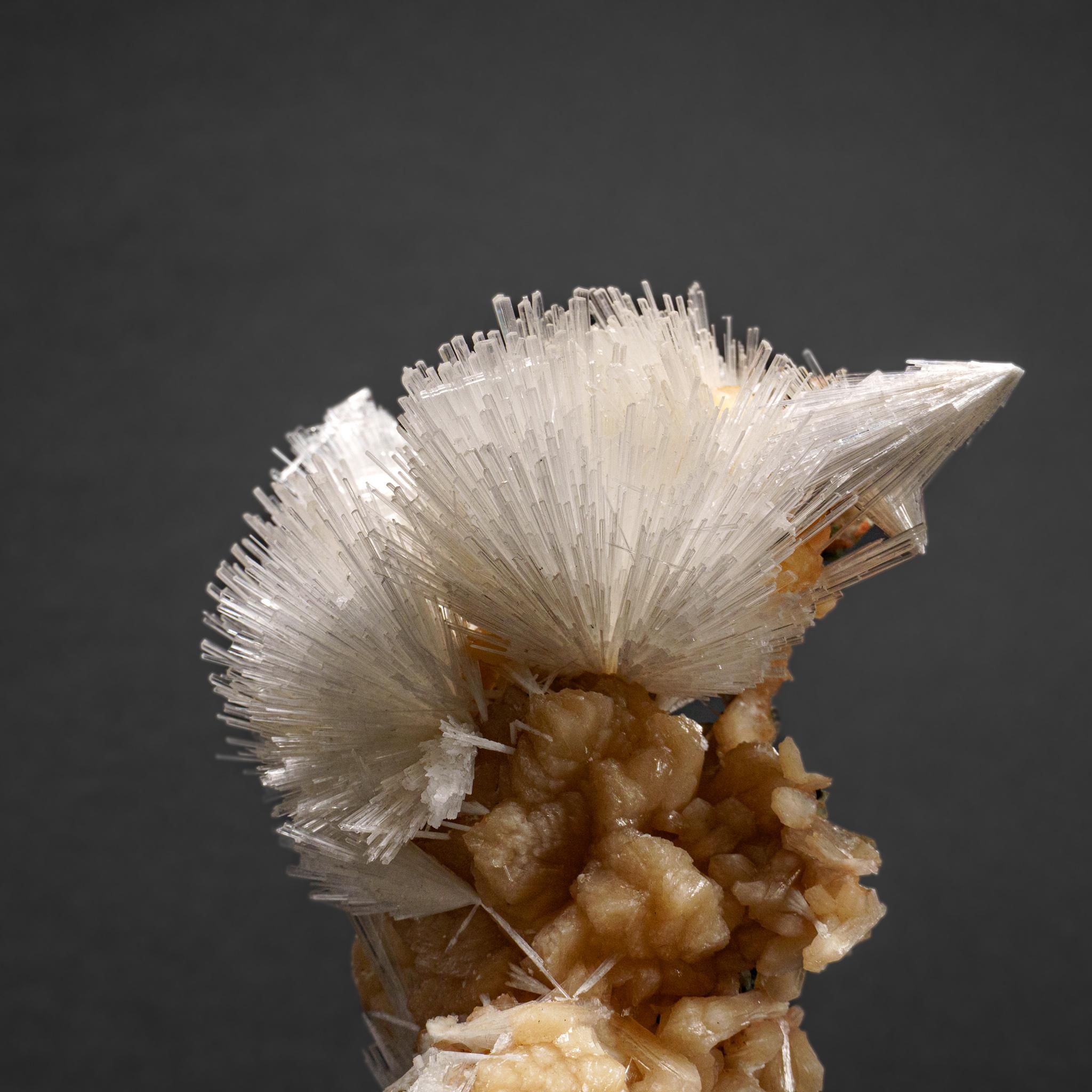 Scolecite avec piqûre de cravate du district de Nasik, Maharashtra, Inde (1.9 kg) en vente 4