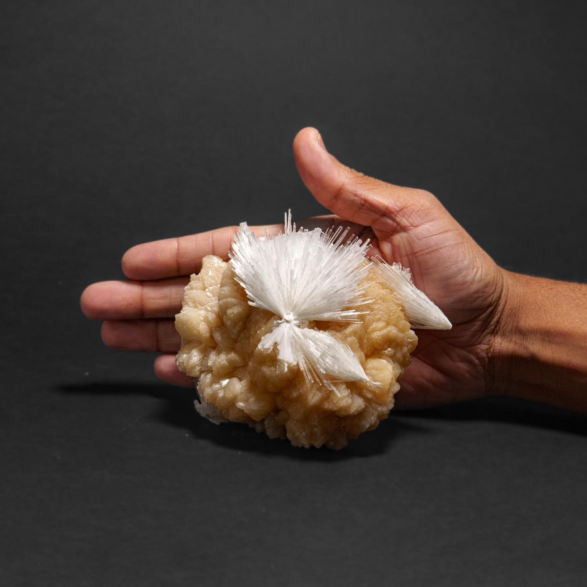 Scolecite avec stilbite du district de Nasik, Maharashtra, Inde (498.3 grammes) en vente 1