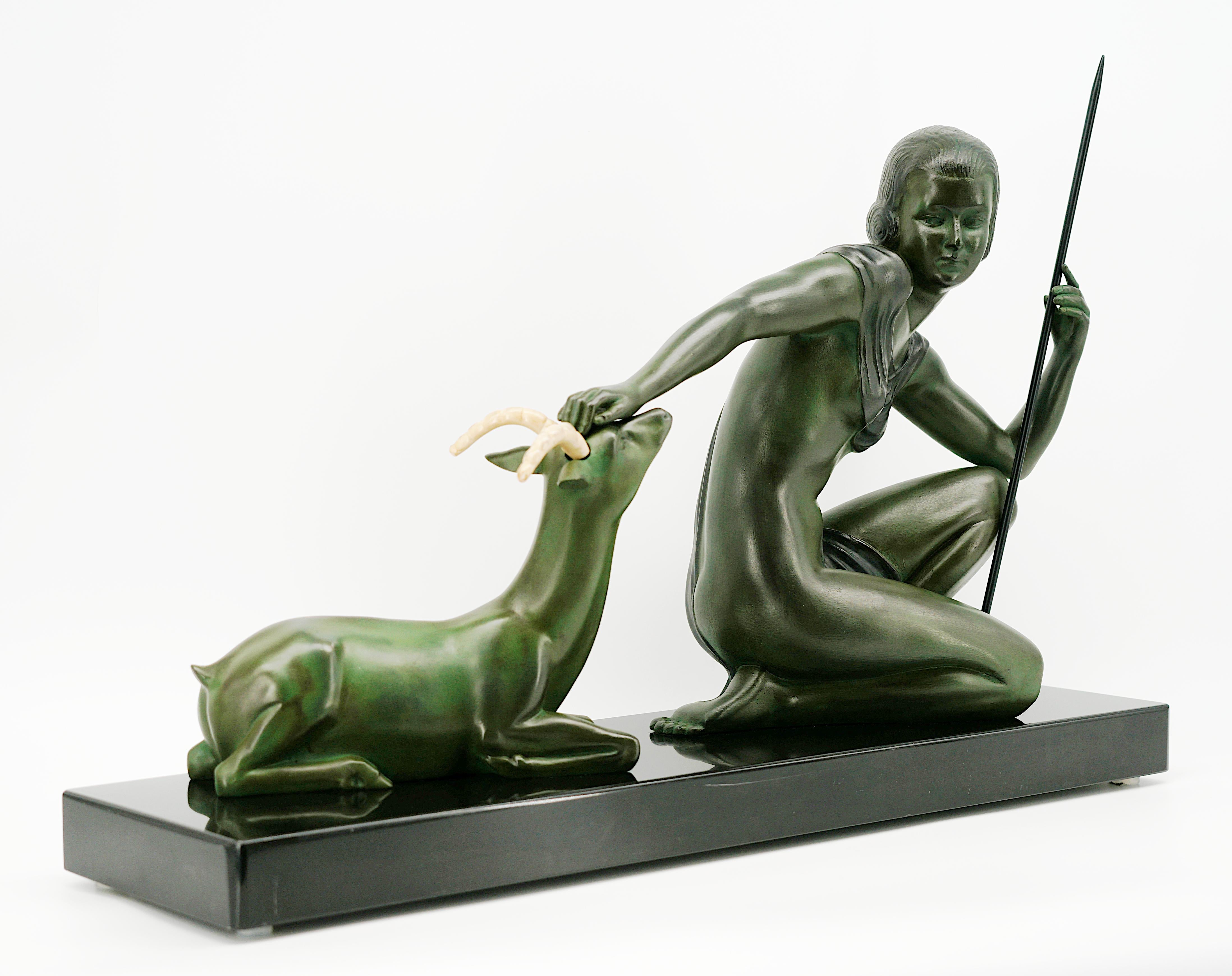 SCOLISSE Art Deco Young Girl & Antelope Sculpture, 1920 In Good Condition For Sale In Saint-Amans-des-Cots, FR