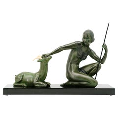 SCOLISSE Scultura di giovane ragazza e antilope in stile Art Déco francese, 1930 ca.