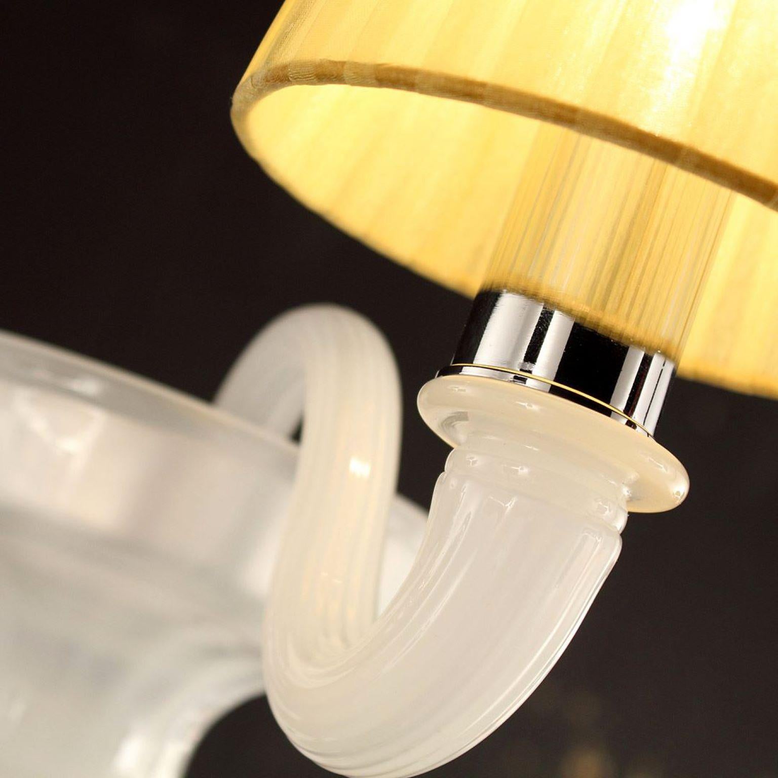 Wandleuchter, 1 Arm, Seiden Muranoglas, zentraler Bernstein-Lampenschirm aus Glas von Multiforme (Italienisch) im Angebot