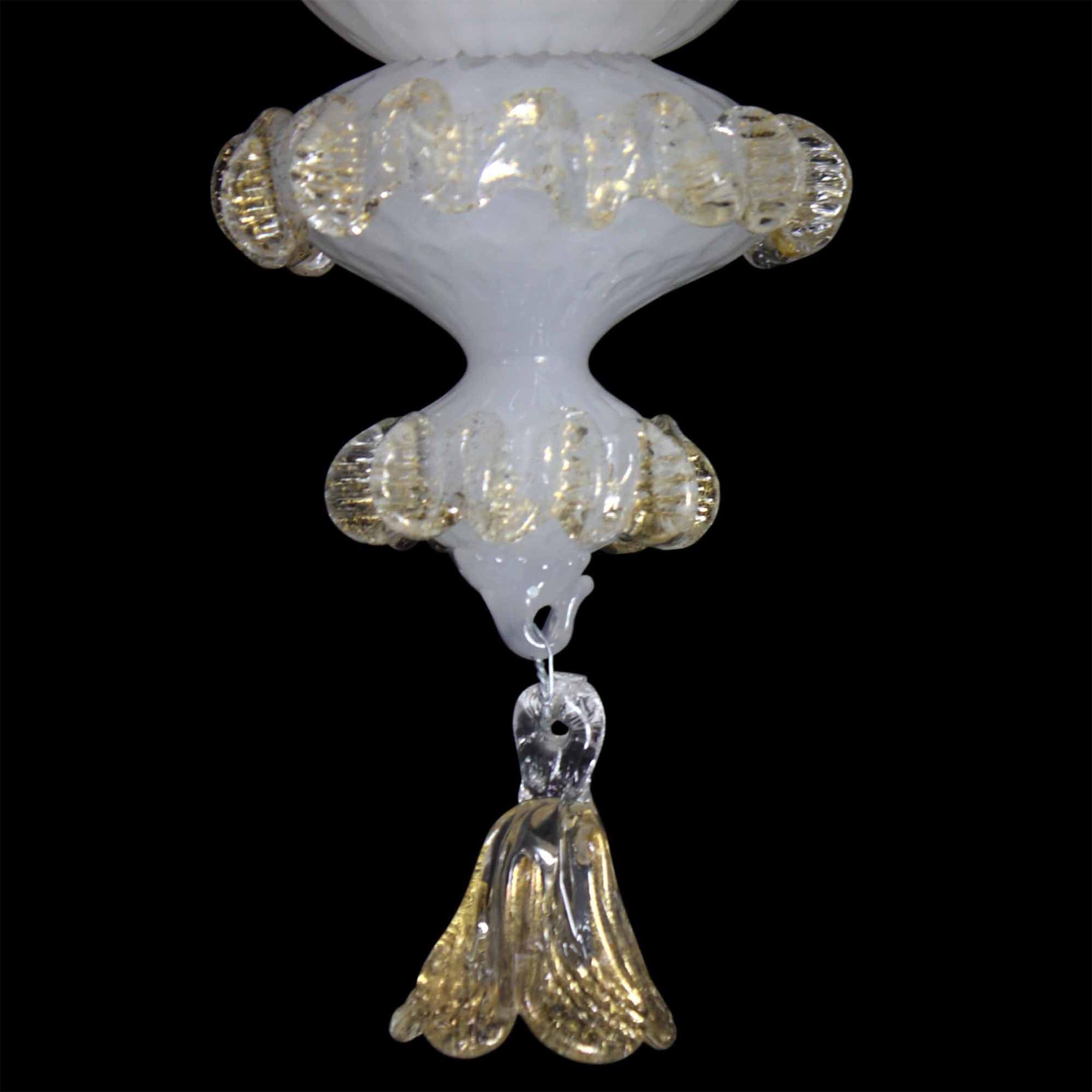Sconce 2 Arms, Silk White Murano Glass gold details by Multiforme in stock In New Condition For Sale In Trebaseleghe, IT