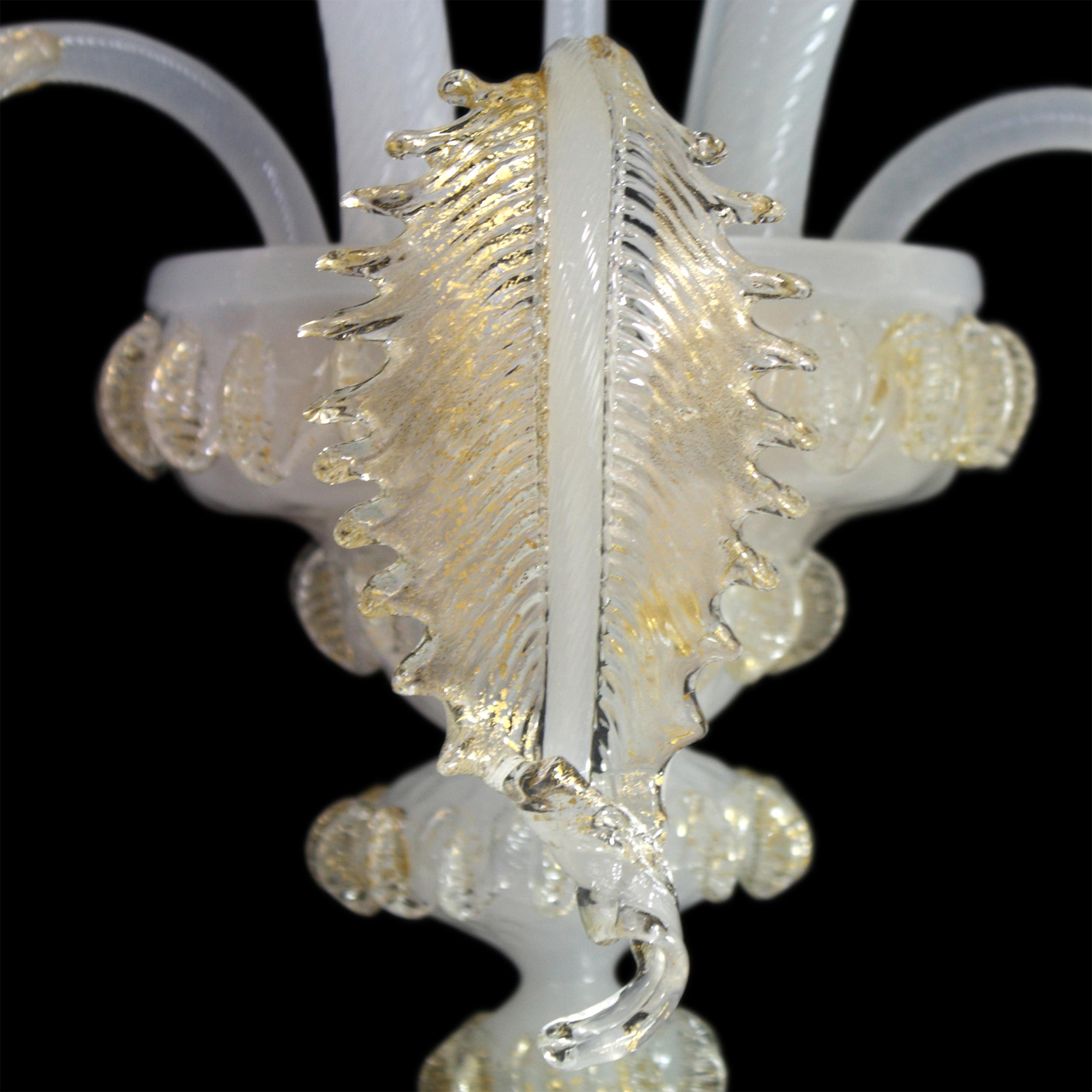 Contemporary Sconce 2 Arms, Silk White Murano Glass gold details by Multiforme in stock For Sale