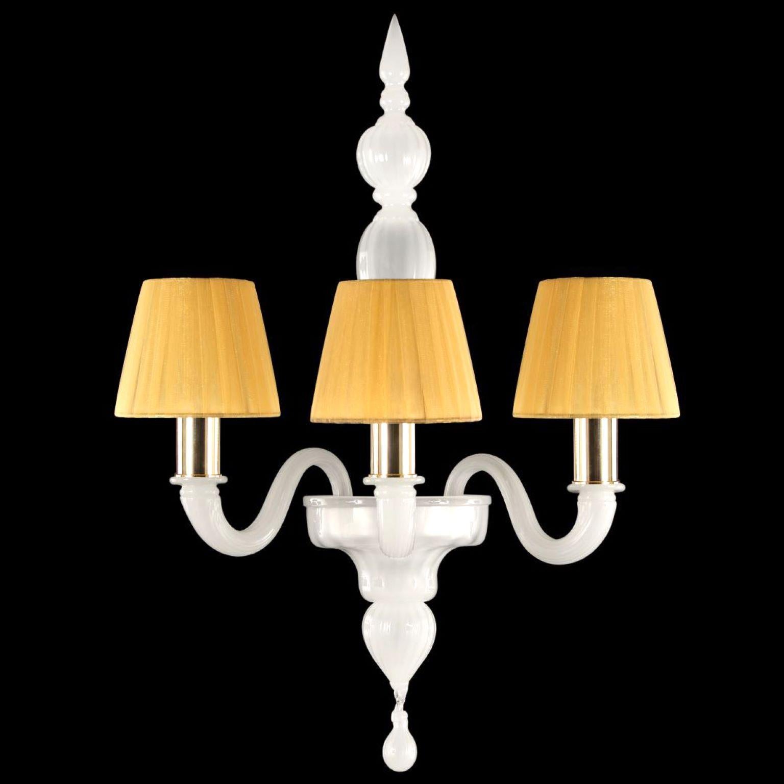 Sconce 3 Arms Silk Murano Glass, Amber Lampshades Chapeau by Multiforme In New Condition For Sale In Trebaseleghe, IT
