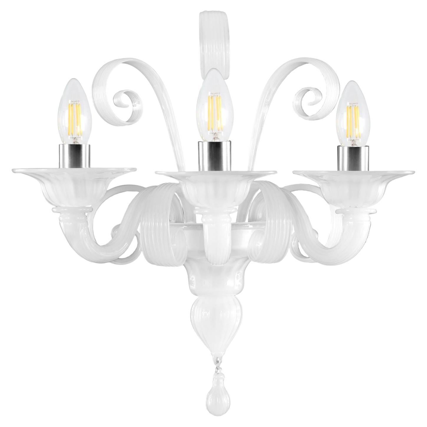 Sconce 3 Arms white silk Artistic Murano Glass Curled Details by Multiforme For Sale