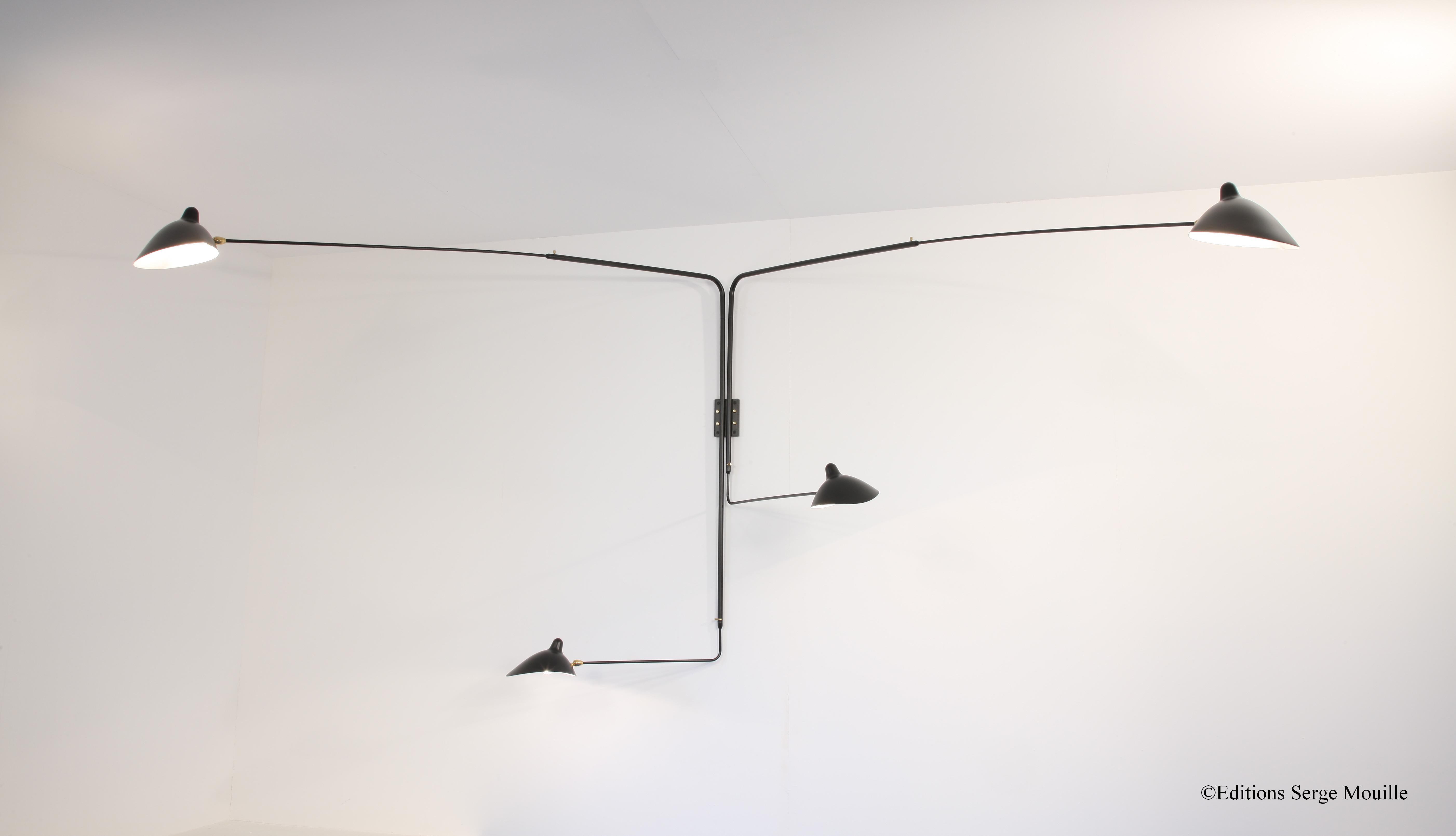 Sconce 4 rotating straight arms by Serge Mouille
Dimensions: D466 x H165 cm
Materials: Brass, steel, aluminium
One of a King. Numbered.
Also available in different colour.

All our lamps can be wired according to each country. If sold to the