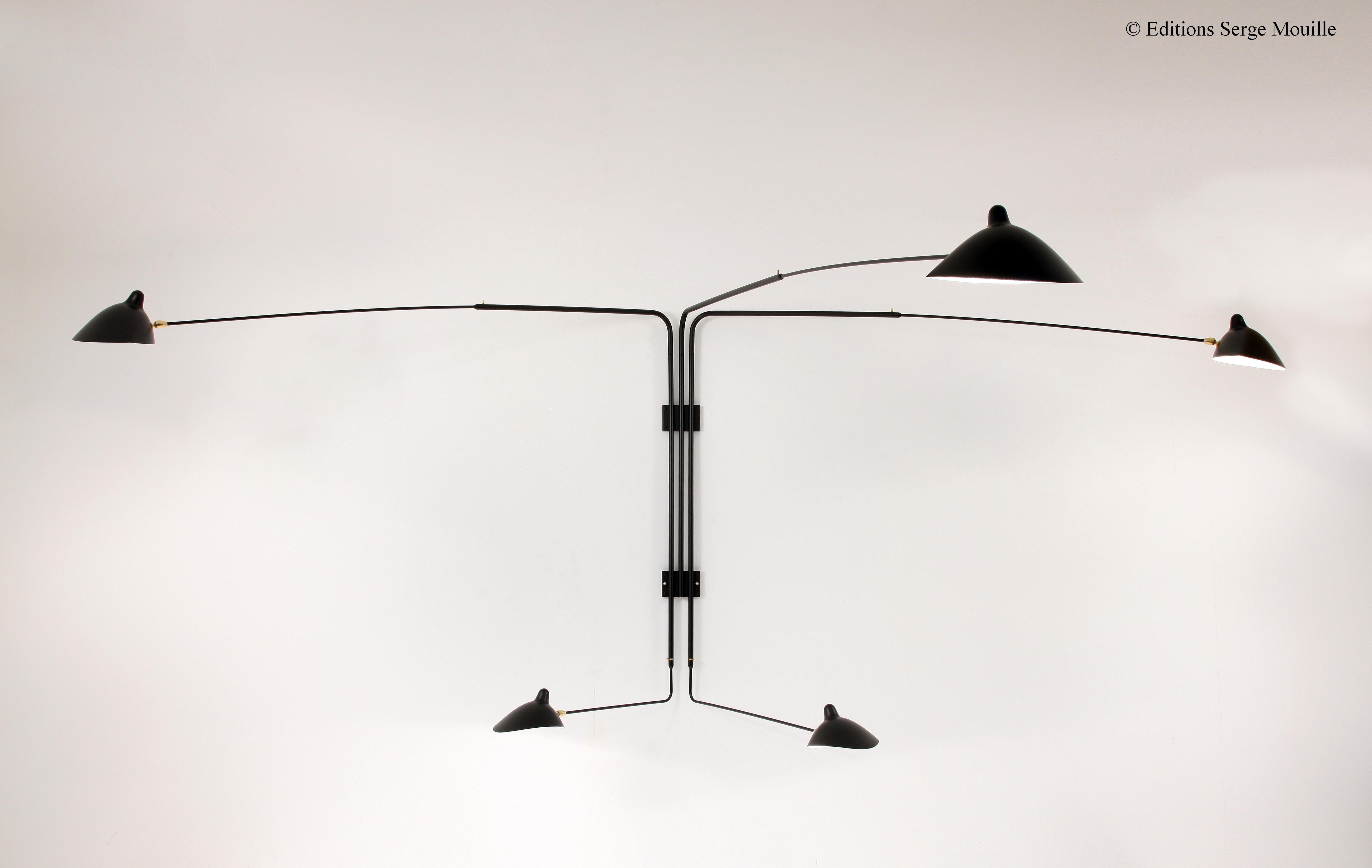 Lámpara 5 brazos rectos giratorios de Serge Mouille
Dimensiones: P450 x A150 cm
Materiales: Latón, Acero, Aluminio
Uno de un rey. Numerada.
También disponible en distintos colores. 

Todas nuestras lámparas pueden cablearse según cada país. Si