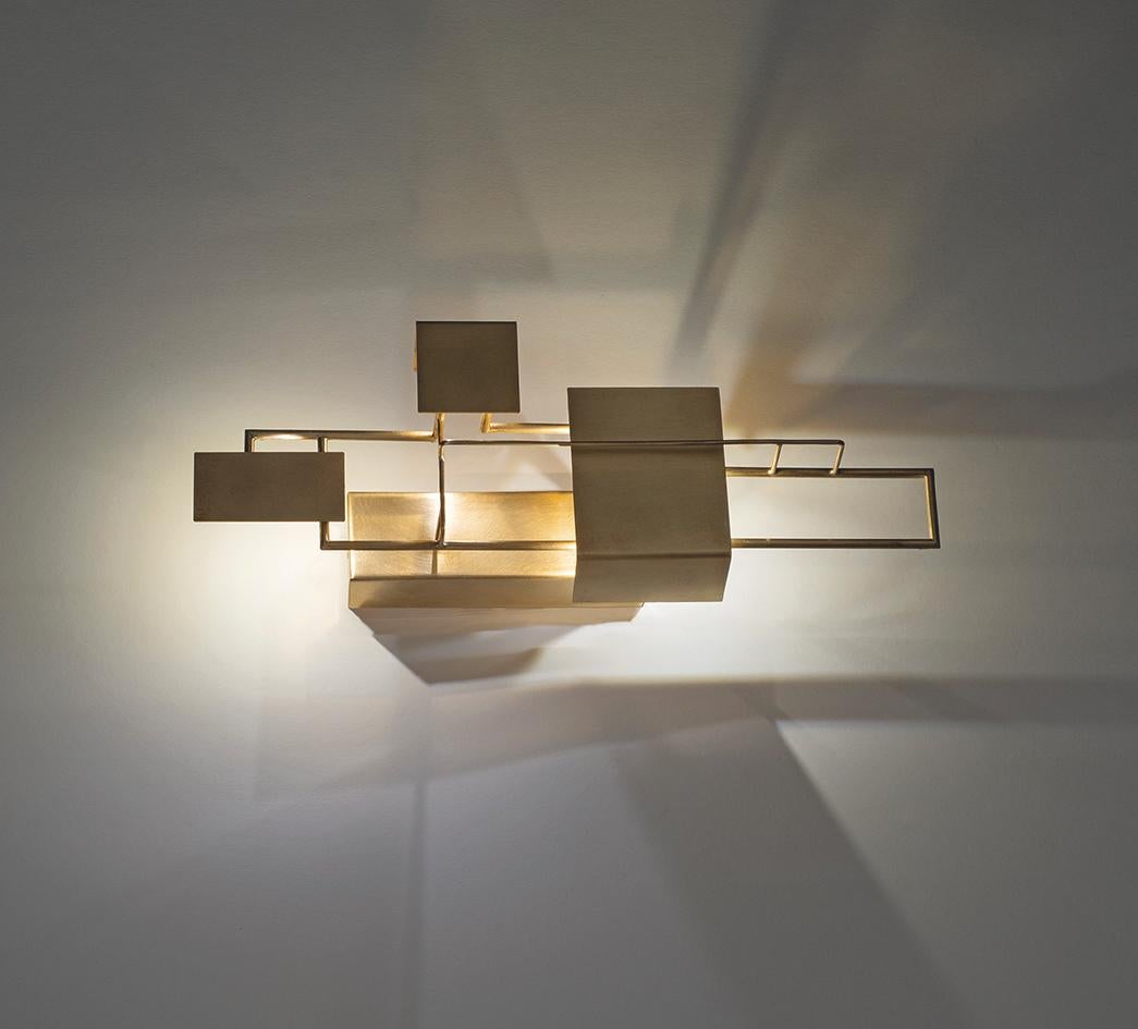 Angle by Eric de Dormael, Galerie Negropontes in Paris, France - Brass sconce and LED

Éric de Dormael is an unconventional artist, his trajectory far from the beaten track. Trained at the Saint-Luc school in Tournai and at the Atelier Met in