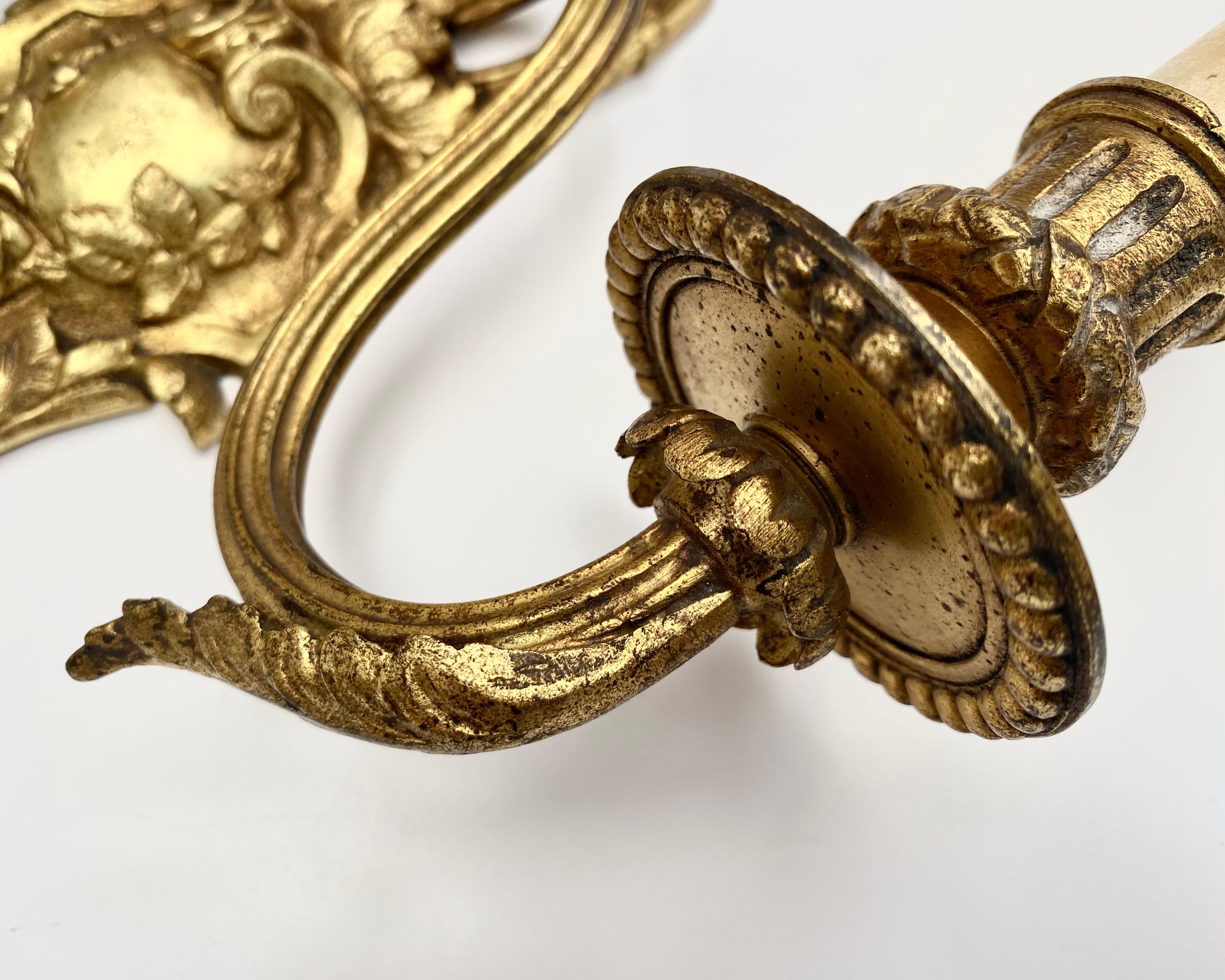 Bronzo Sconce Antique French Bronze Wall Sconce Luigi XVI/Neoclassico XIX secolo in vendita