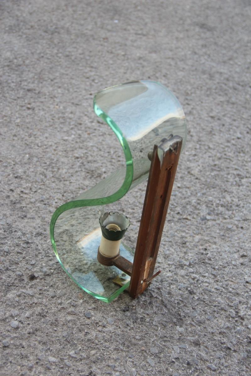 Applique en verre bombé de couleur verte Italian Midcentury Design 1950s Brass en vente 1