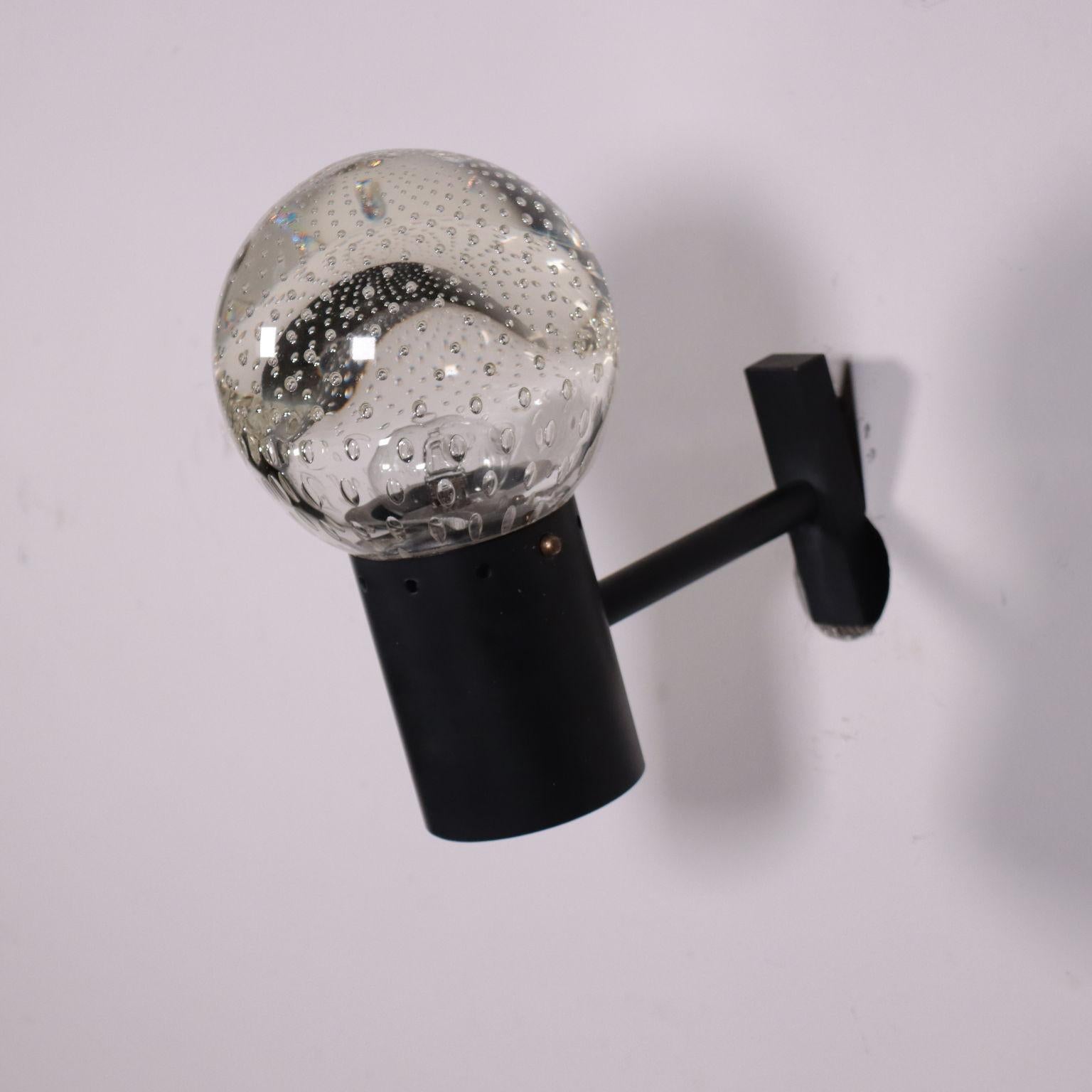 Applique en laiton émaillé et verre soufflé, Italie, années 1960 Bon état - En vente à Milano, IT