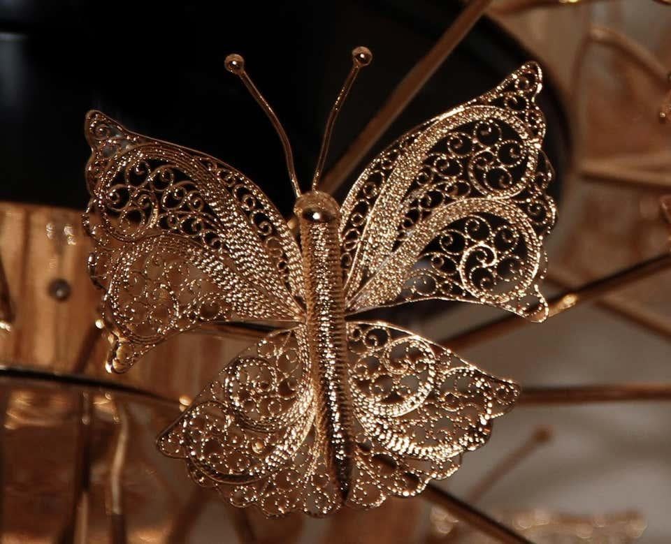 Structure: Gold-plated filigree butterflies

Lamp: 2x (G9).

Weight:
3 kg / 7 pounds.

Measures: Height 27.56 in. (70 cm)
Width 11.03 in. (28 cm)
Depth 7.49 in. (19 cm).
