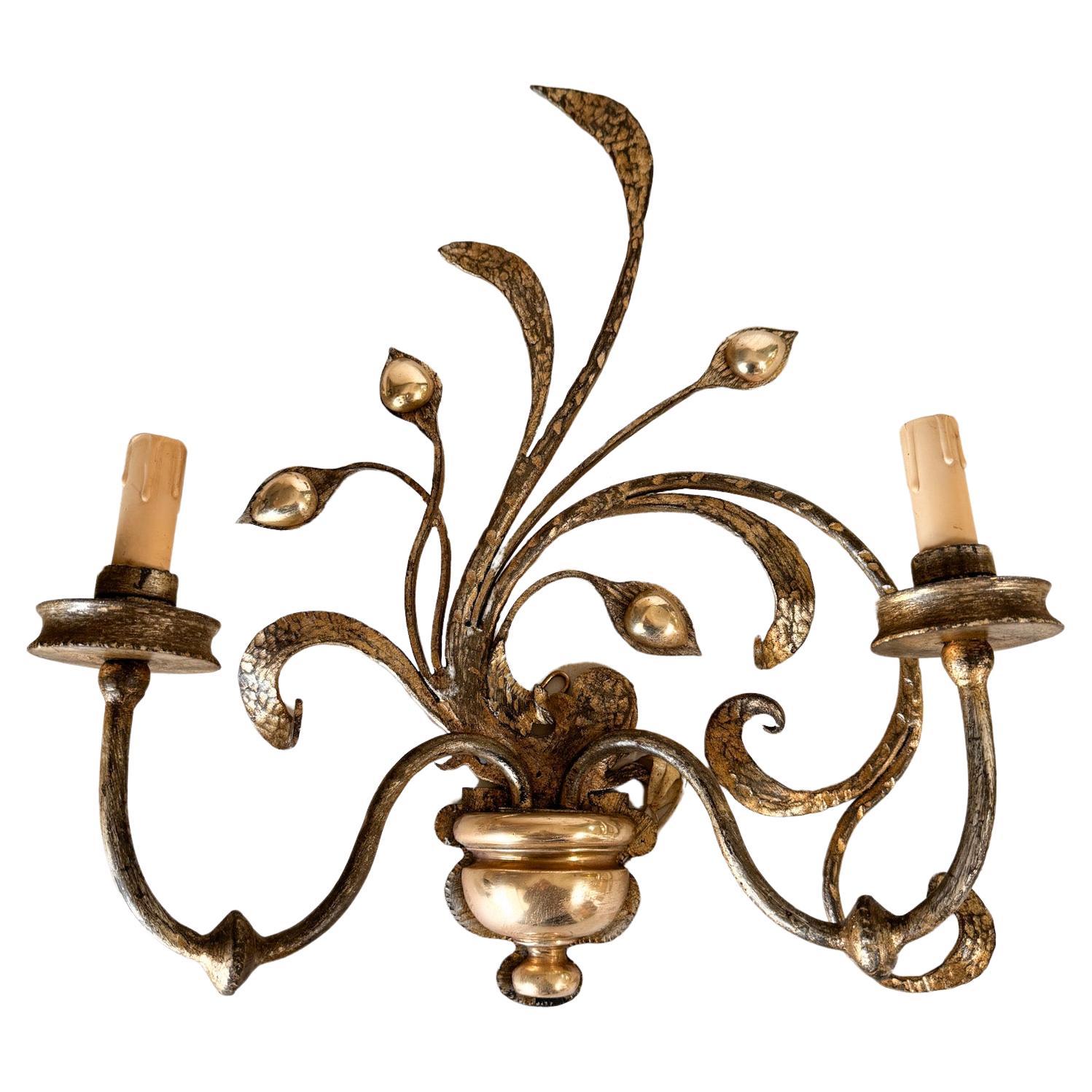 Sconce in Gilt Metal and Brass Floral Pattern, France 1970, Large Model For Sale