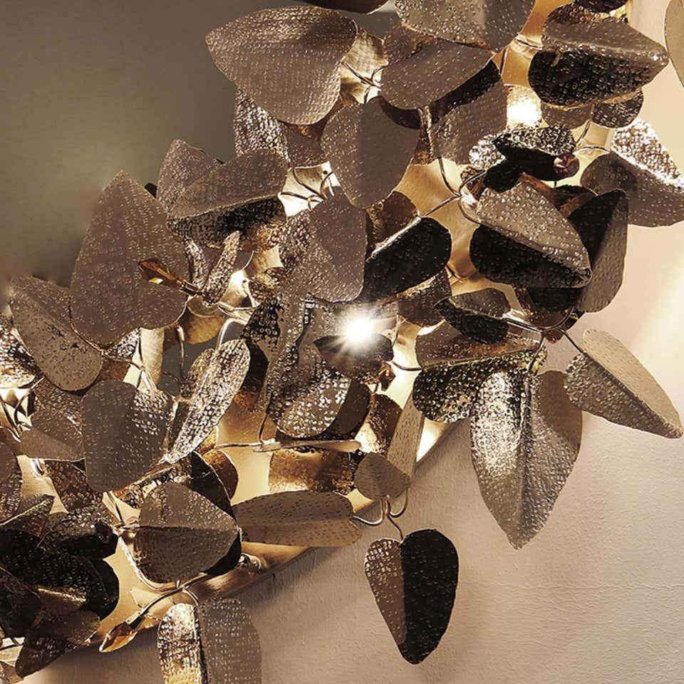 Lámpara de latón dorado con cristales Swarovski ámbar Europeo en venta
