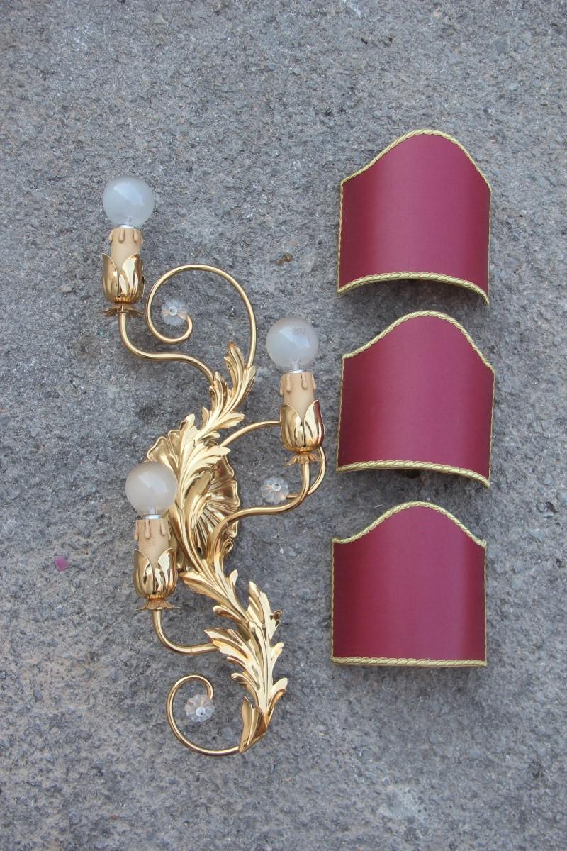 Mid-Century Modern Sconce in Golden Brass with Flower Leaves and Gold and Bordeaux Crystals, 1970 For Sale