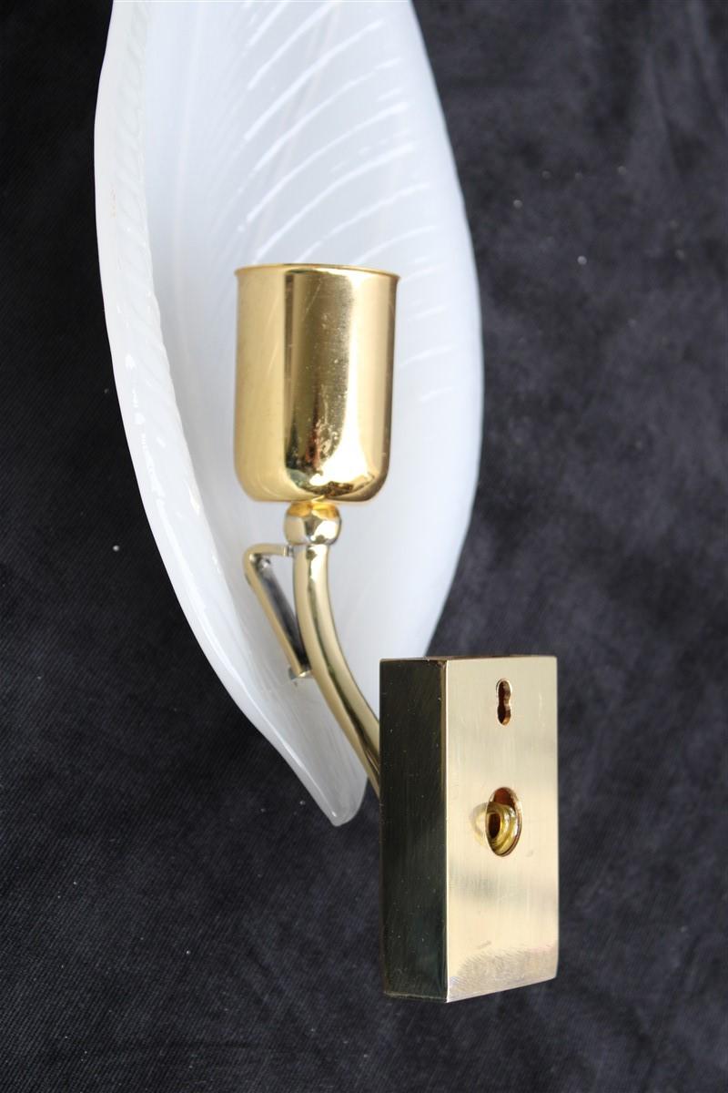Sconce in Murano Glass Color White Brass Structure Franco Luce Design 1970s In Good Condition For Sale In Palermo, Sicily