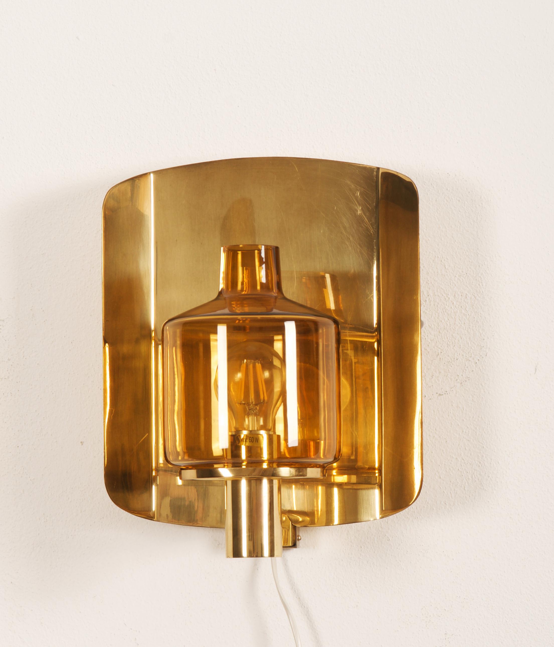 Scandinavian Modern Sconce Wall Lamp by Hans-Agne Jakobsson Model V-222 For Sale