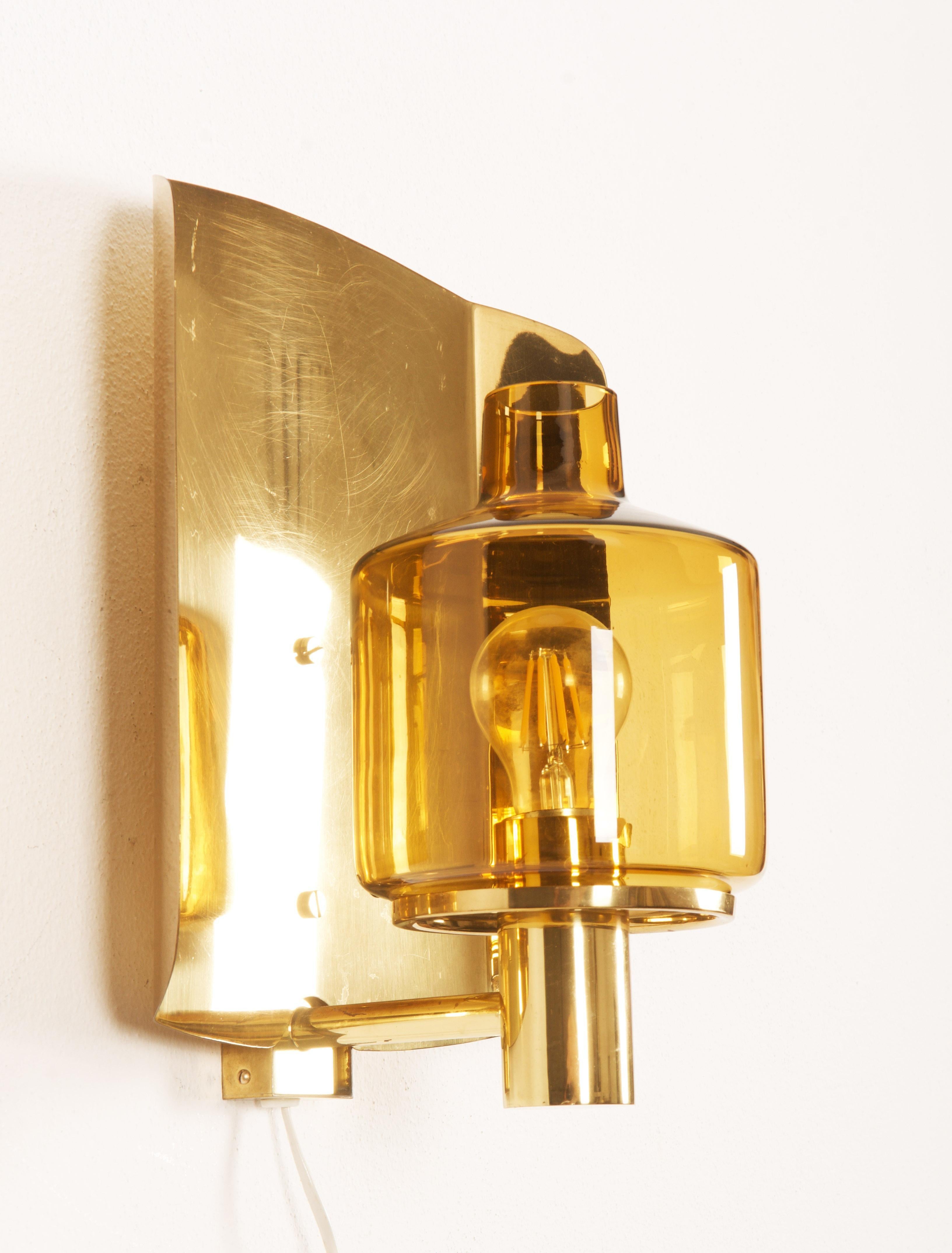 Sconce Wall Lamp by Hans-Agne Jakobsson Model V-222 In Good Condition For Sale In Vienna, AT