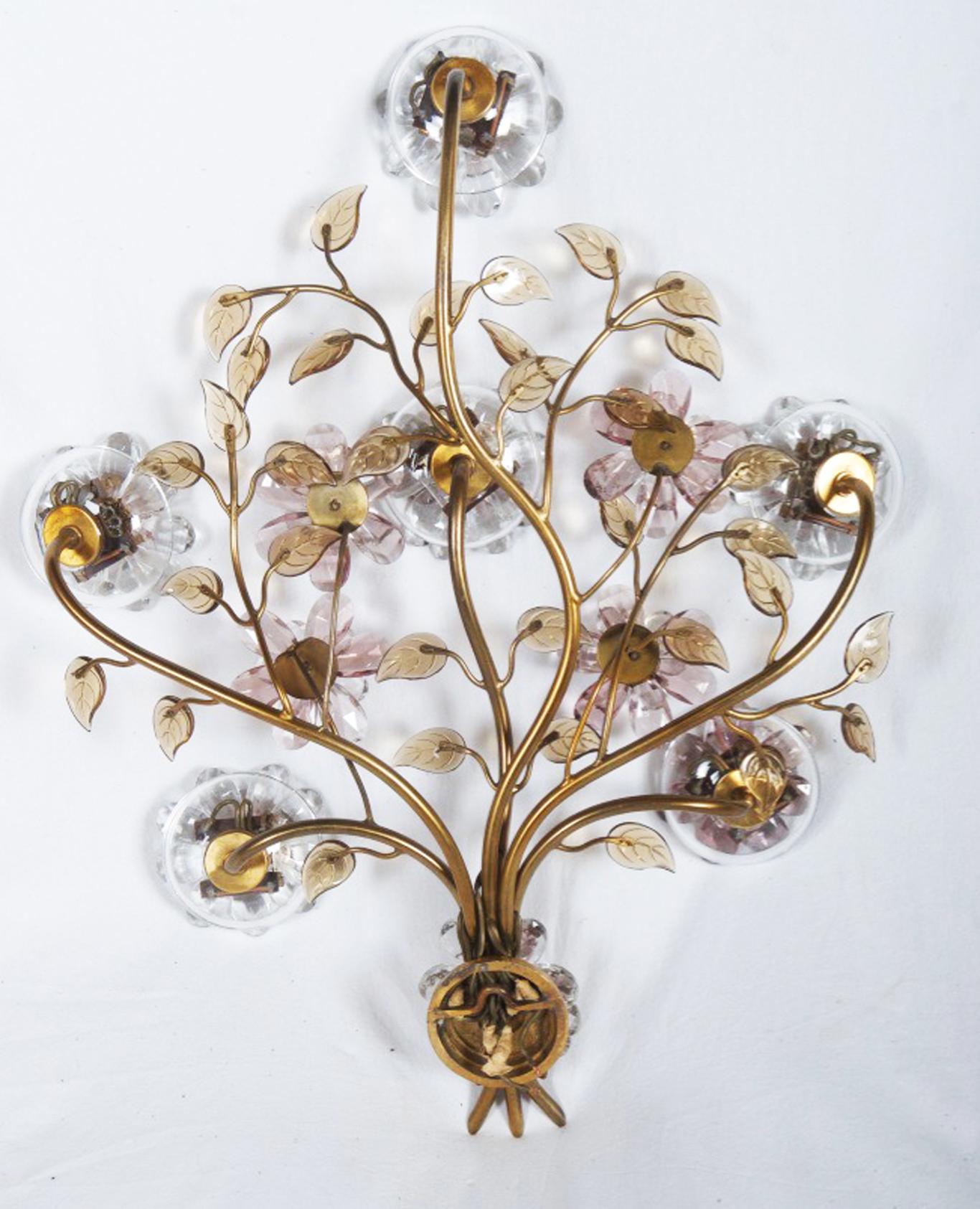 Autrichien Applique avec fleurs en verre d'Oswald Haerdtl pour J. & L. Lobmeyr  en vente