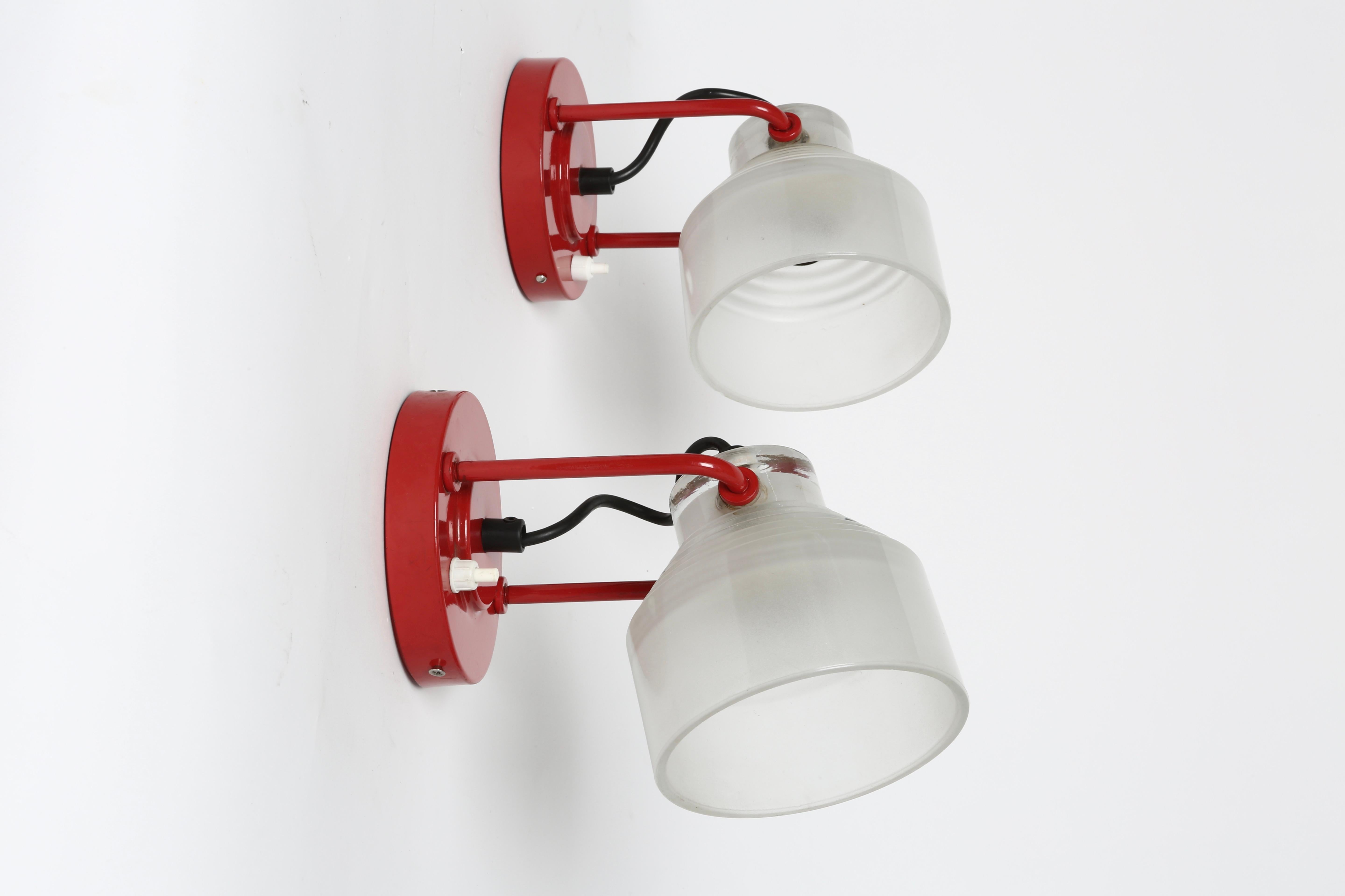 Sconces Attributed to Oluce, Italy, circa 1960s In Good Condition For Sale In Brooklyn, NY