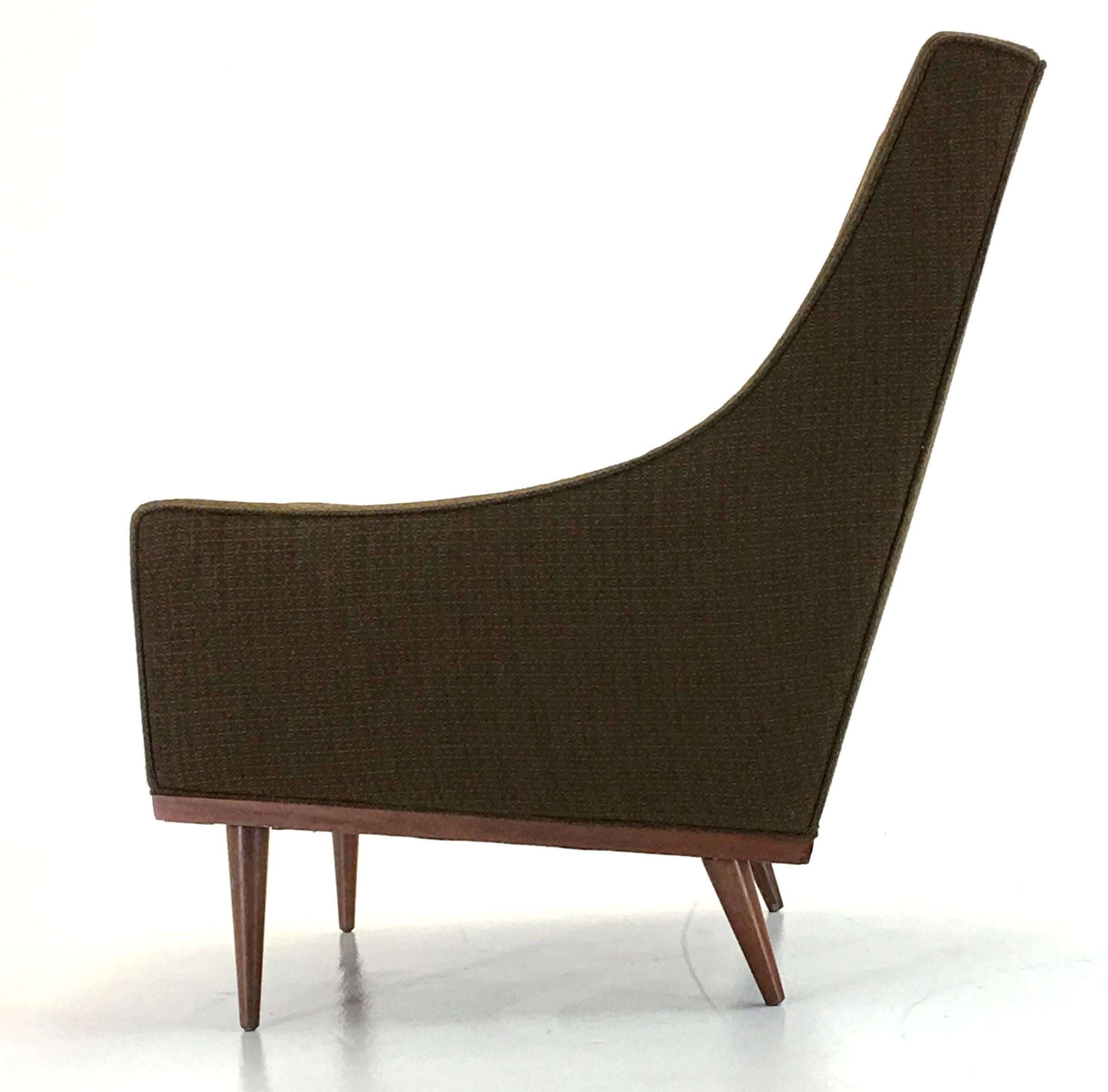 James Inc, 1967, USA, Milo Baughman. Measures: 36 tall x 27 wide and 34.5 inches deep
Model 654, Articulate Seating series. Unique scoop /sloped arm model.
Arms graduate from 20 inches at the front to the back rest.
Seat height is 15.5