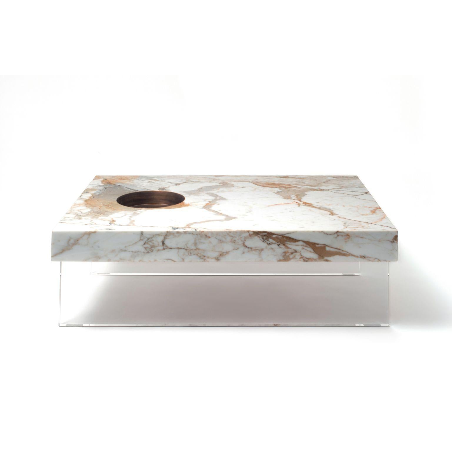 Scoop plexiglass table large by Stefano Belingardi Clusoni
Dimensions: 100 x 70 x 36 cm
Materials: Calacatta oro, brass, wood, plexiglass

