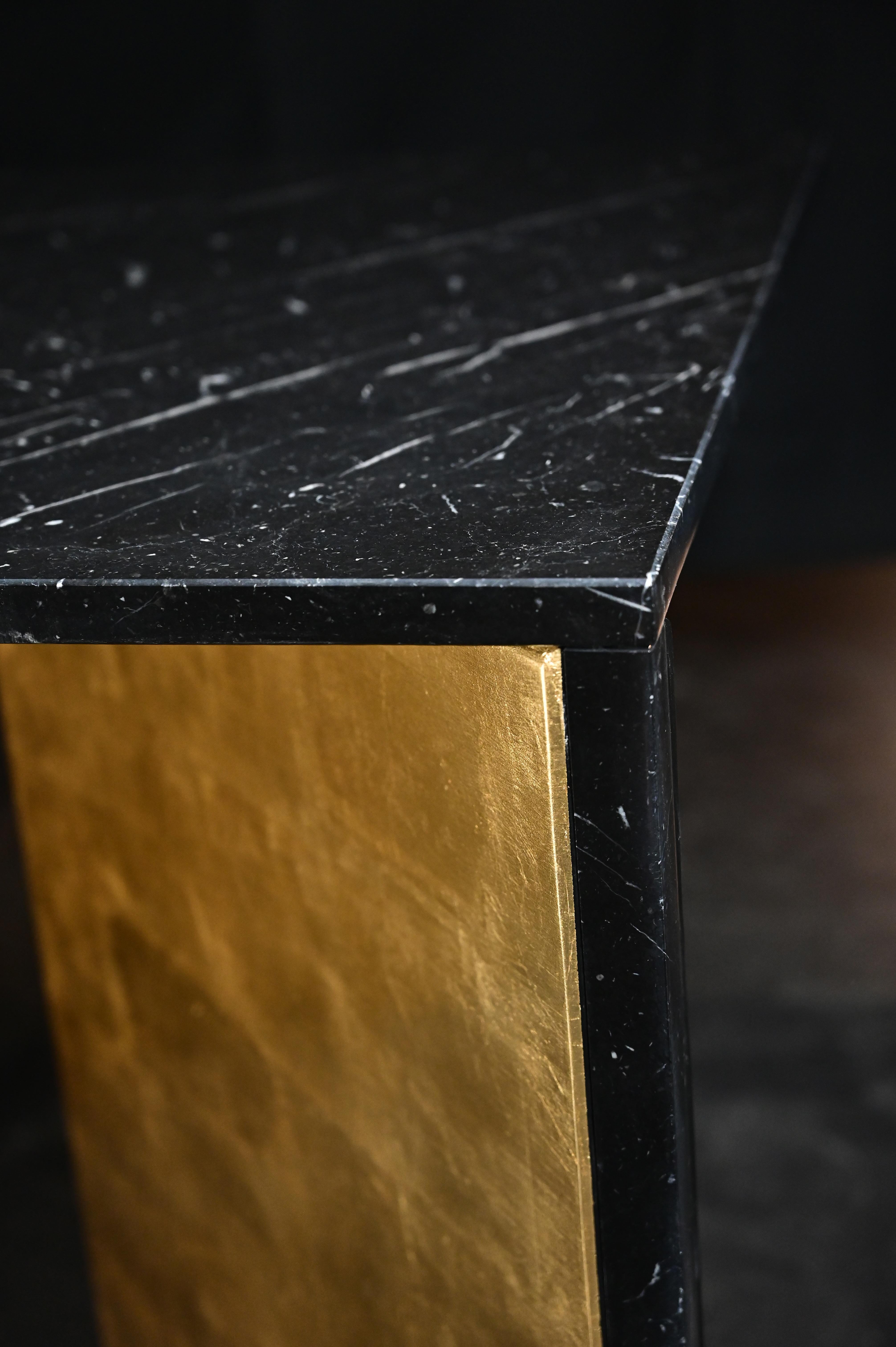 Appliqué Scorcio - Nero Marquinia Dining Table and Gold leaf By DFdesignlab Made in Italy For Sale